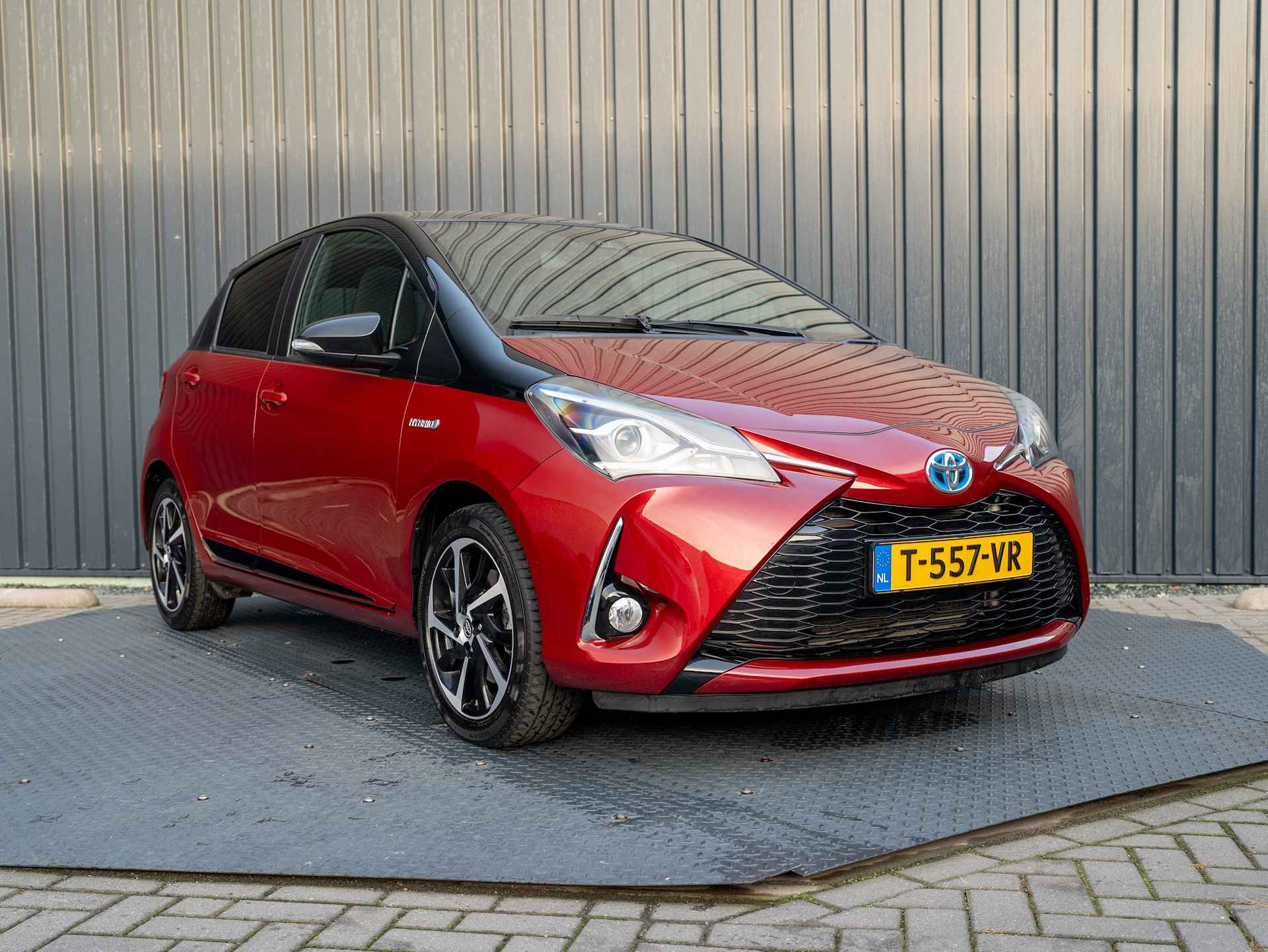 Toyota Yaris 1.5 Hybrid Bi-Tone | Panodak | Apple carplay / Android Auto | Prijs Rijklaar!! - 21/42