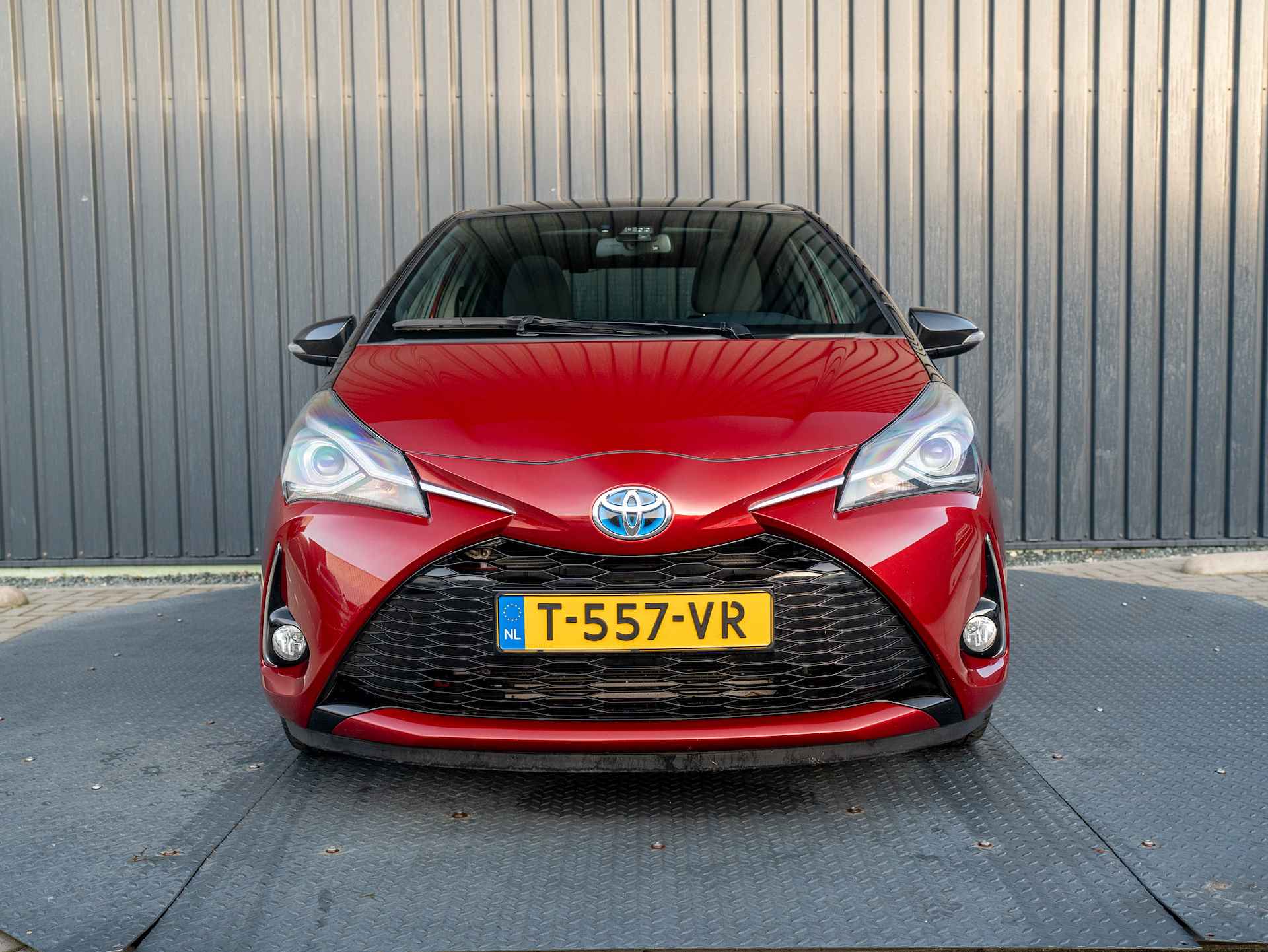 Toyota Yaris 1.5 Hybrid Bi-Tone | Panodak | Apple carplay / Android Auto | Prijs Rijklaar!! - 35/42