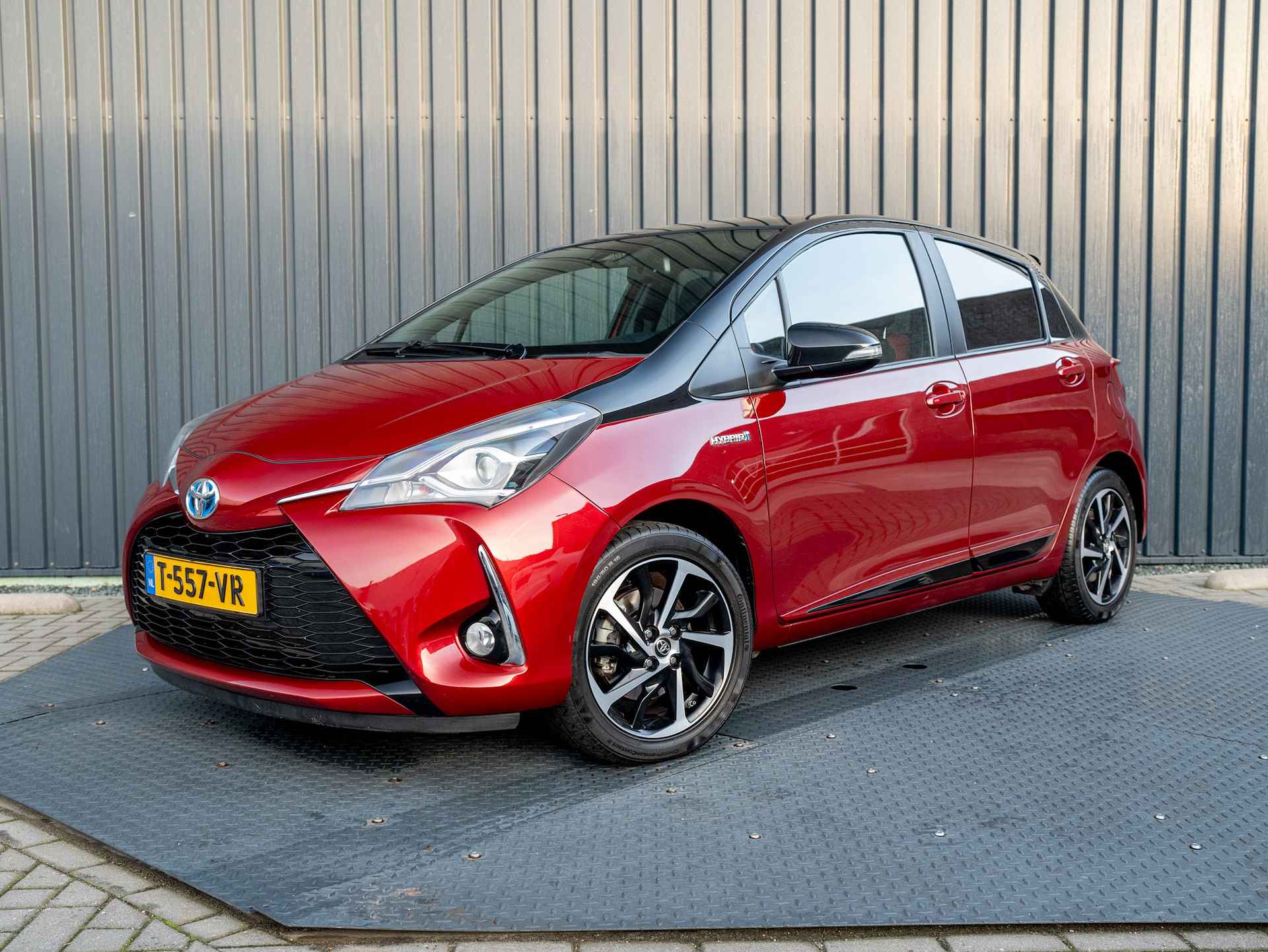 Toyota Yaris 1.5 Hybrid Bi-Tone | Panodak | Apple carplay / Android Auto | Prijs Rijklaar!! - 41/42