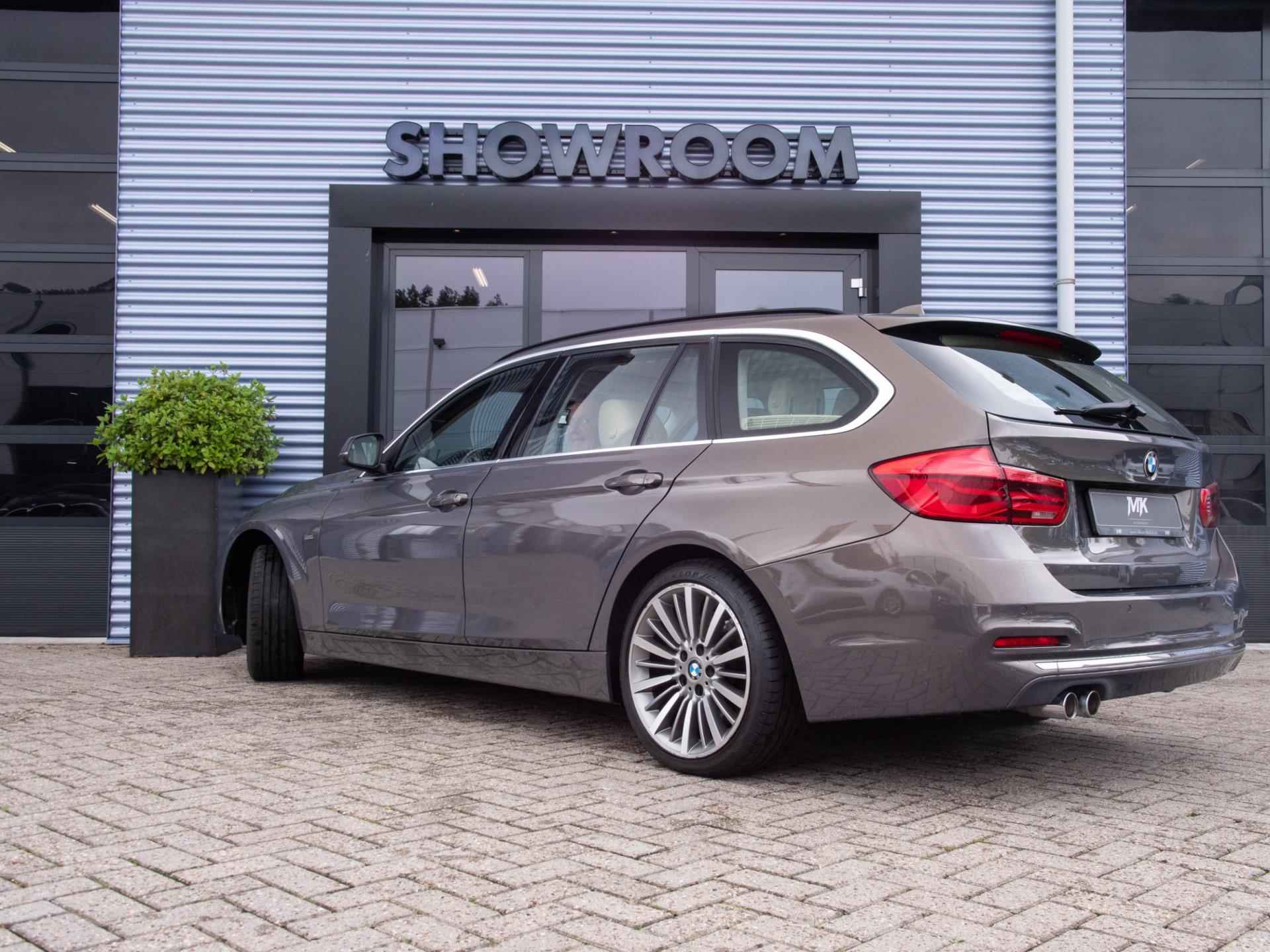 BMW 3-serie Touring 335d xDrive Centennial High Executive Automaat, Leder, Navi, Memorystoelen - 4/49