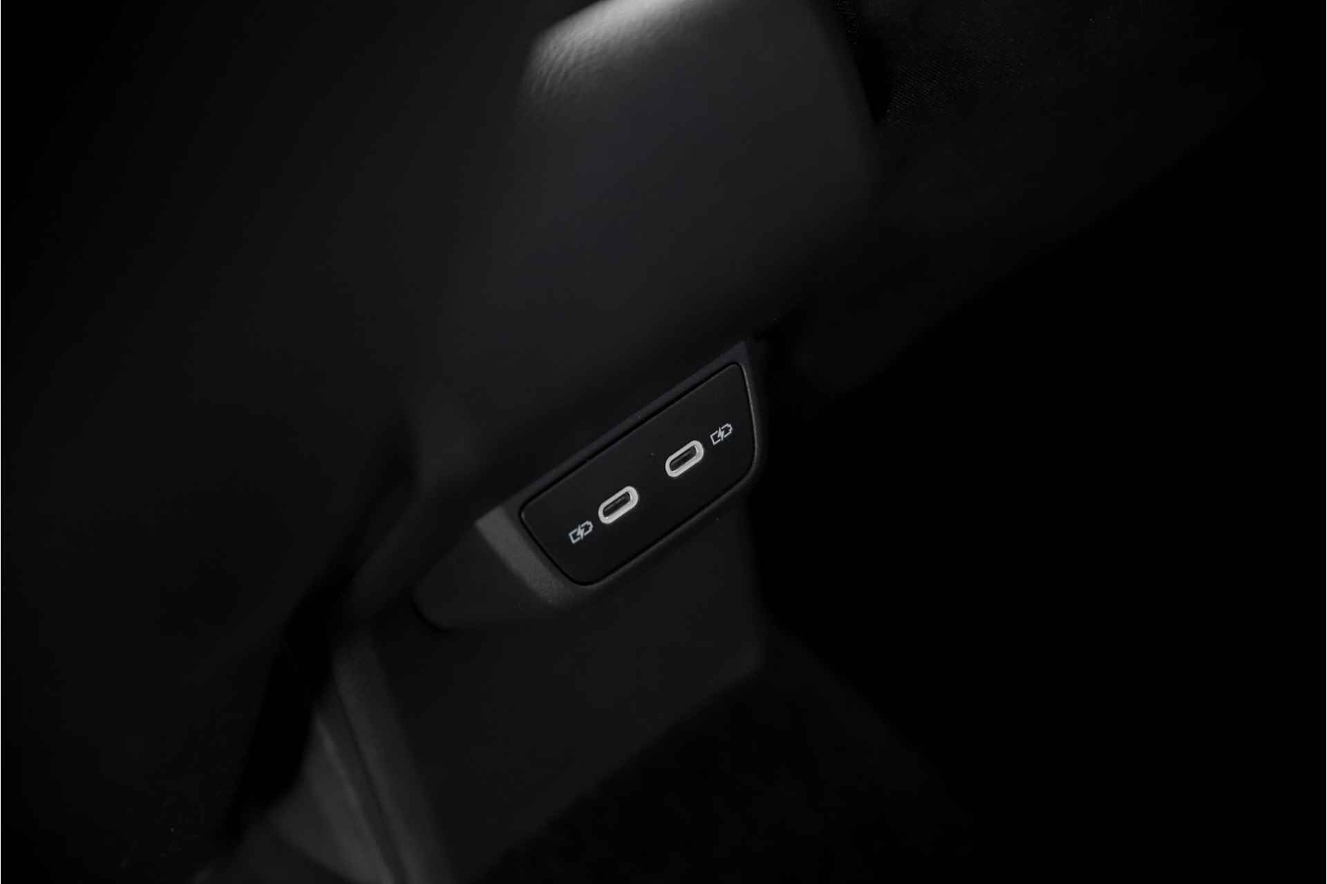 Volkswagen Taigo 1.0 TSI R-Line Business | Camera | Carplay | Stoelverwarming | Trekhaak - 18/37
