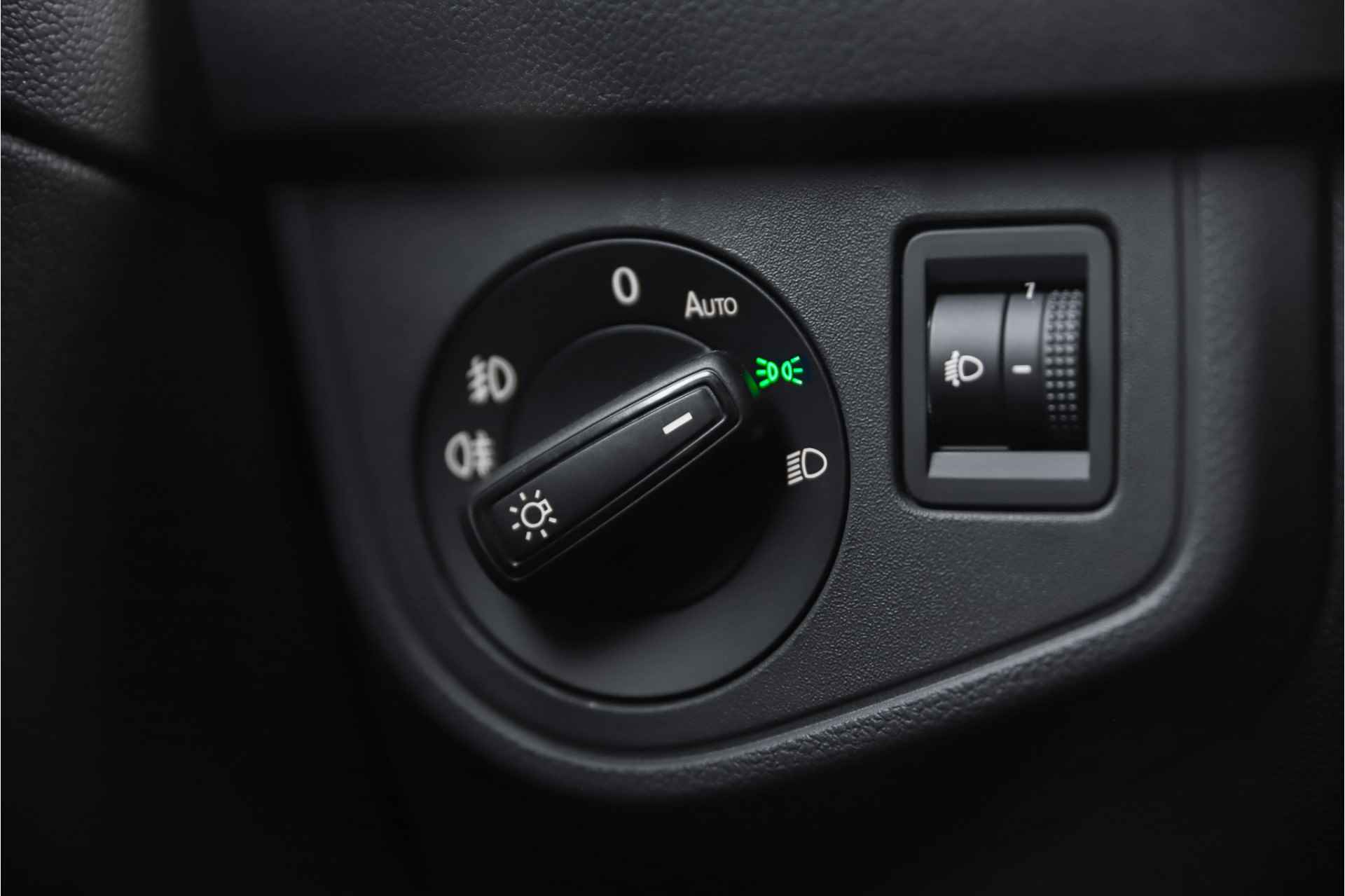 Volkswagen Taigo 1.0 TSI R-Line Business | Camera | Carplay | Stoelverwarming | Trekhaak - 27/37