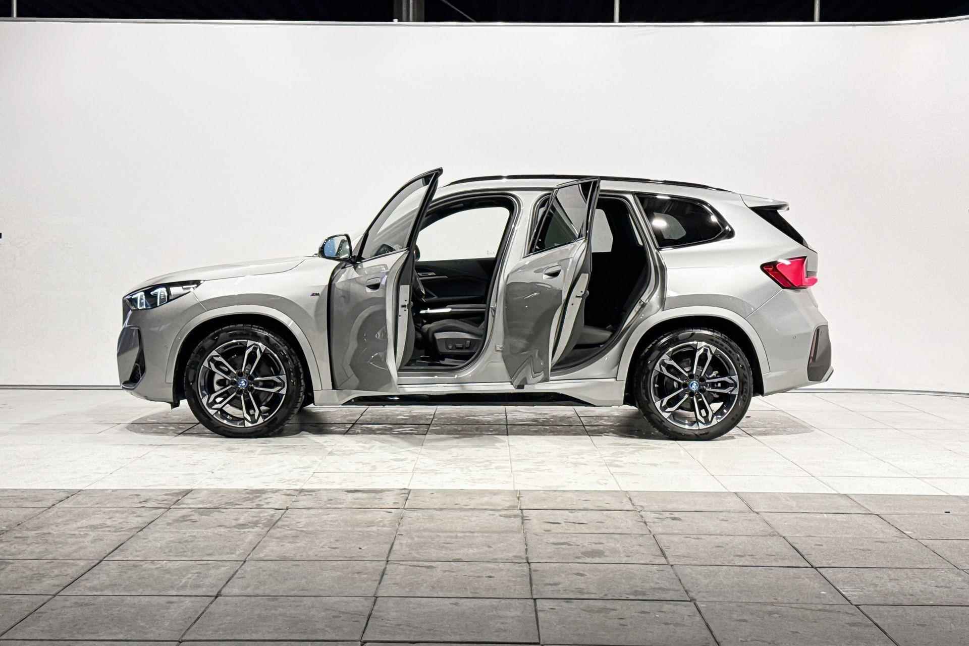 BMW iX1 xDrive30 M Sportpakket - 3/20