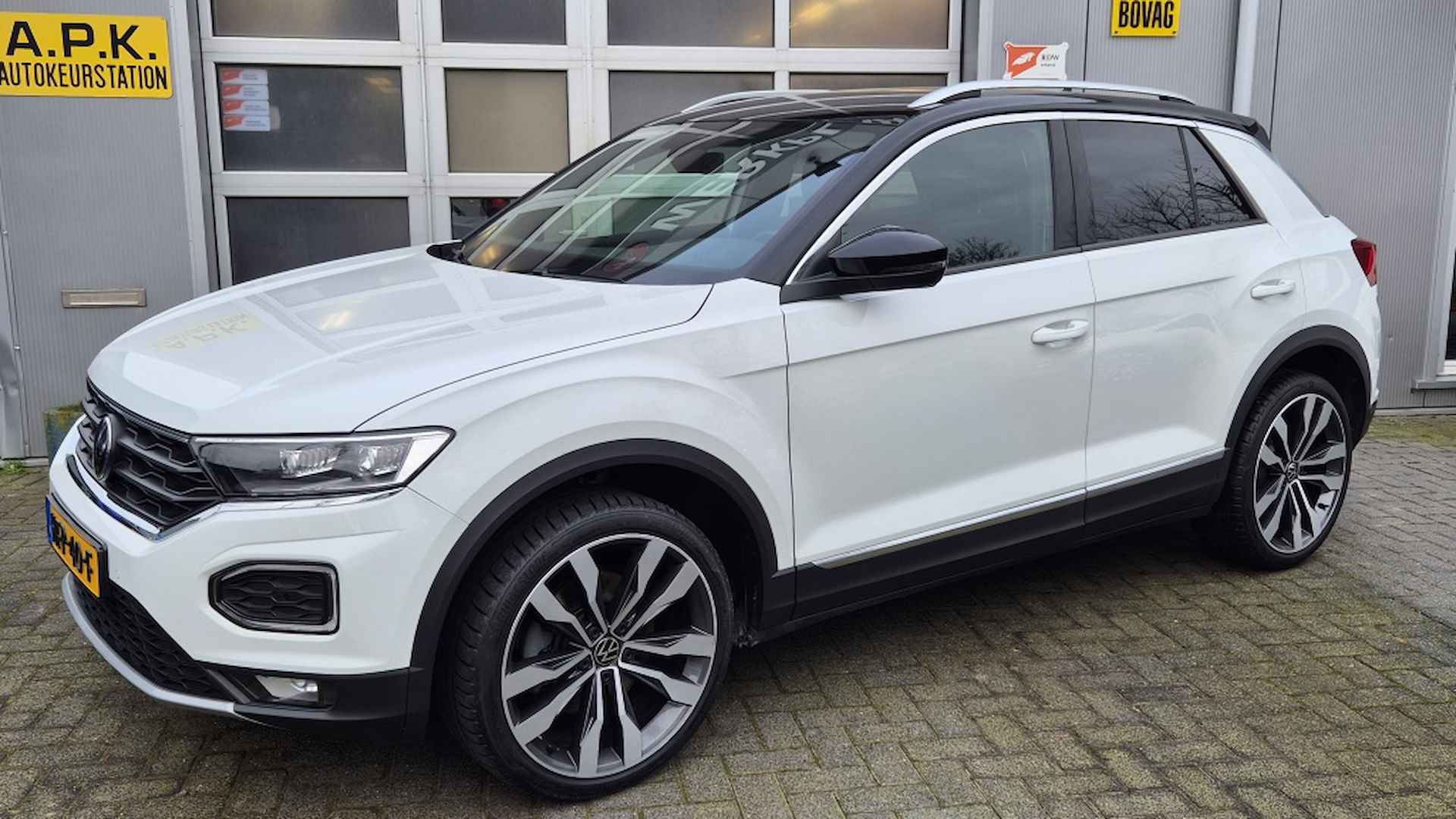 Volkswagen T-Roc 1.5 TSI Sport BnsR - 2/28