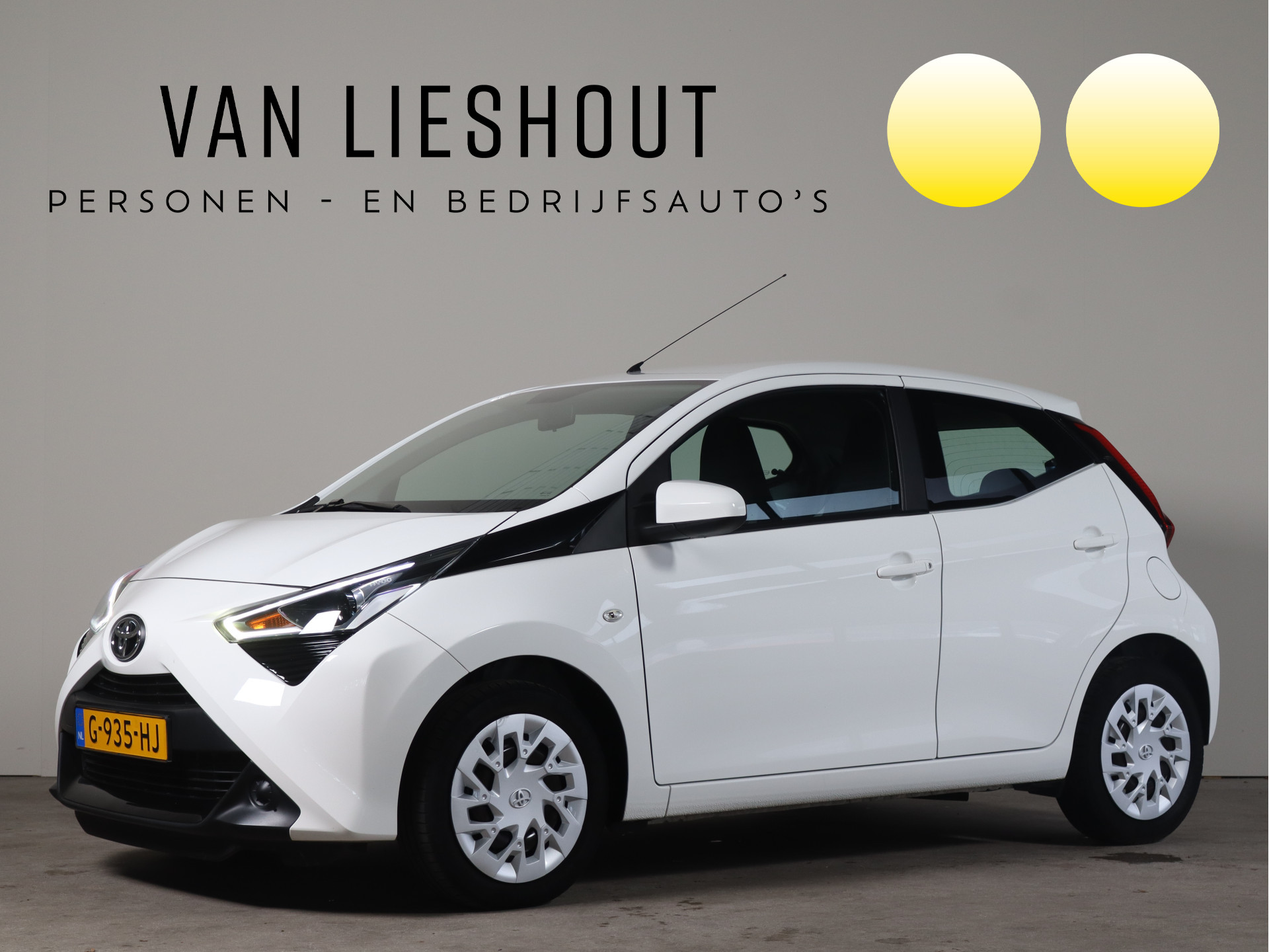 Toyota Aygo 1.0 VVT-i x-play - NL AUTO!! Camera I Apple I Radio