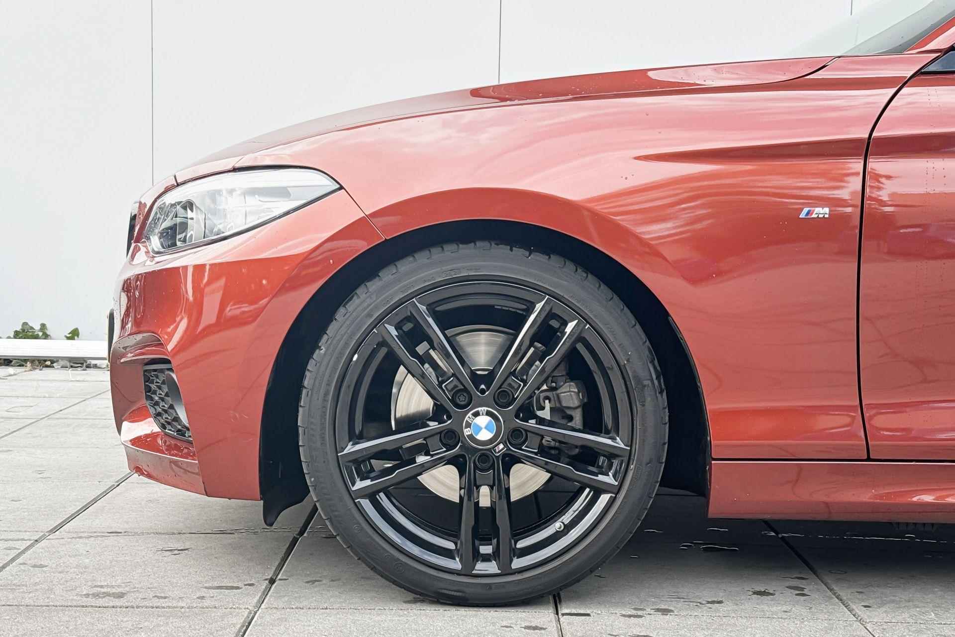 BMW 2 Serie Cabrio 220i High Executive M-Sport Achteruitrijcamera / Cruise Control Adaptief / Adaptief LED / Trekhaak Afneembaar / Elektrische Sportstoelen / Stoelverwarming / Comfort Access / 18 Inch Jet Black - 3/19