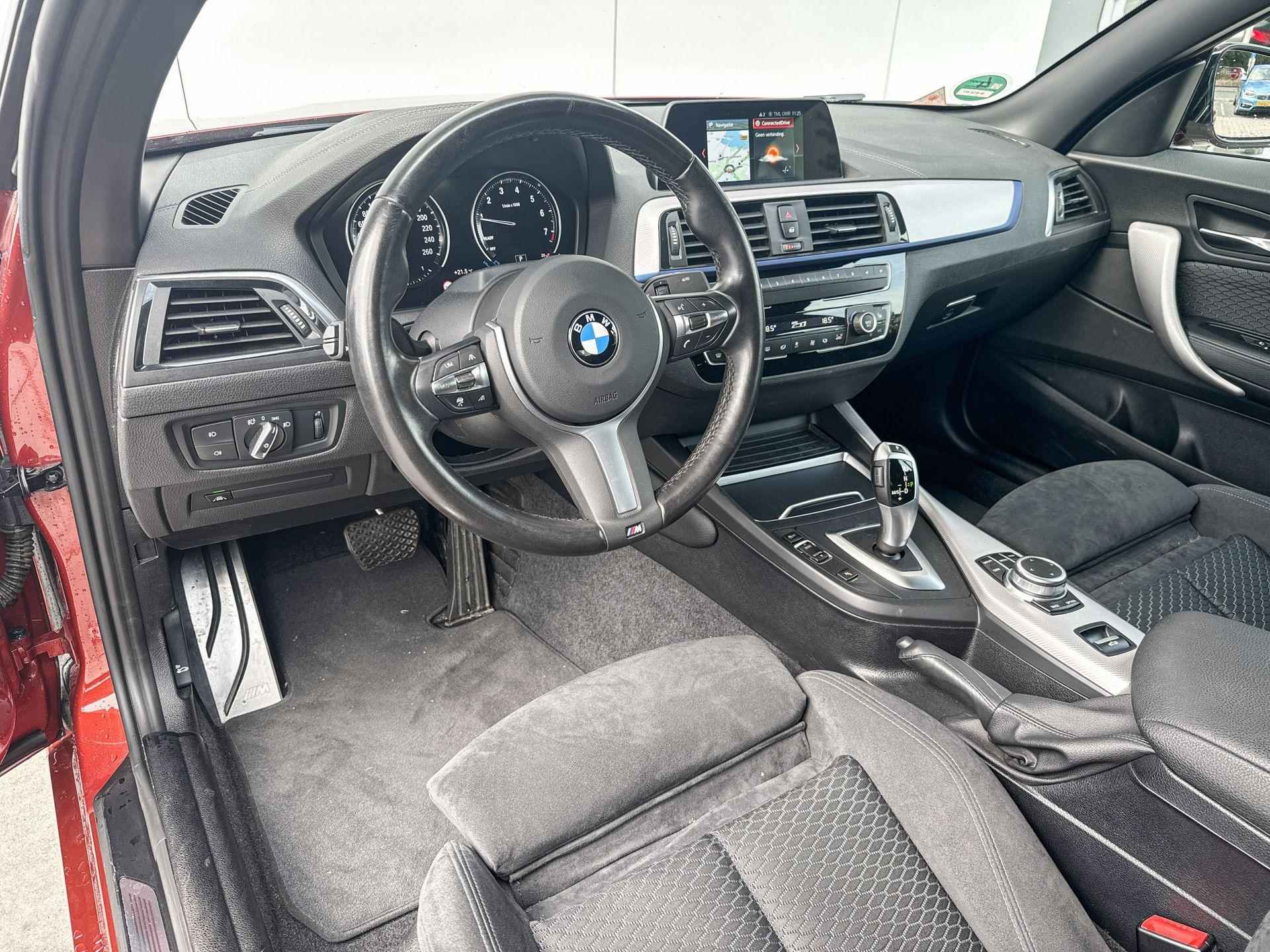 BMW 2 Serie Cabrio 220i High Executive M-Sport Achteruitrijcamera / Cruise Control Adaptief / Adaptief LED / Trekhaak Afneembaar / Elektrische Sportstoelen / Stoelverwarming / Comfort Access / 18 Inch Jet Black - 19/19