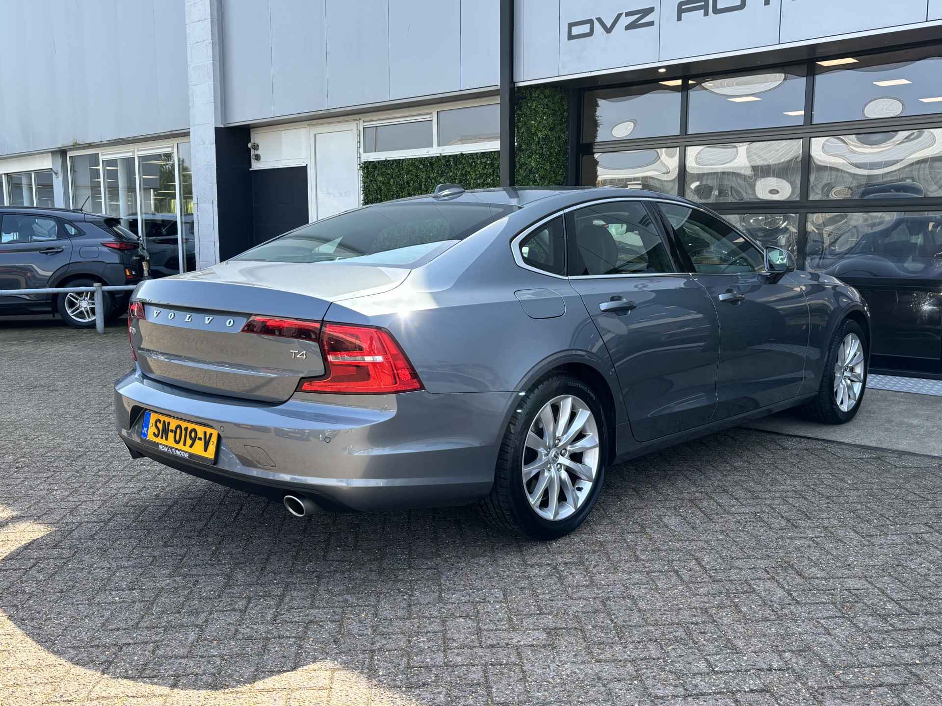 Volvo S90 2.0 T4 Momentum+ | Leder | Drive Assist | - 9/38