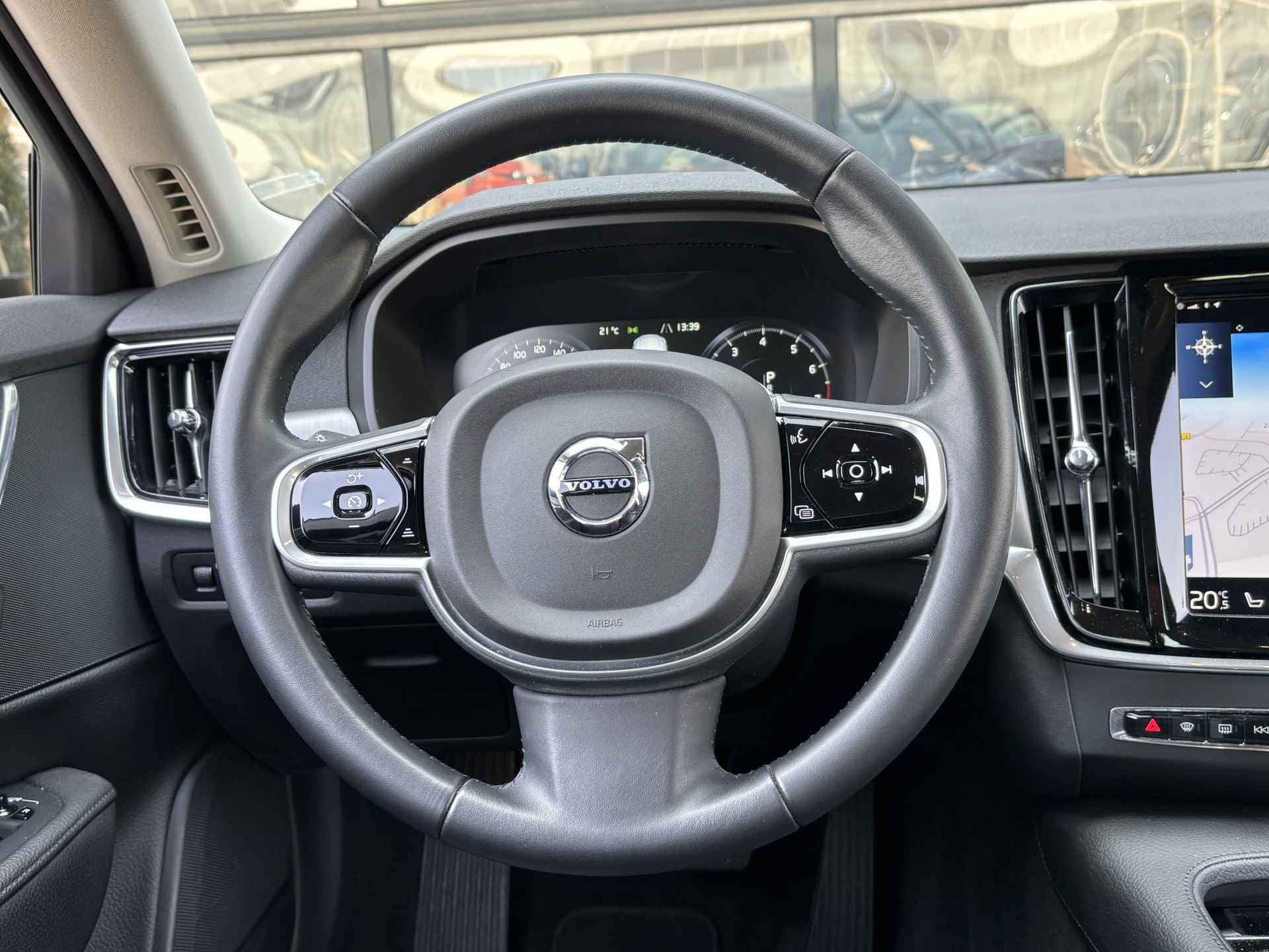 Volvo S90 2.0 T4 Momentum+ | Leder | Drive Assist | - 30/38