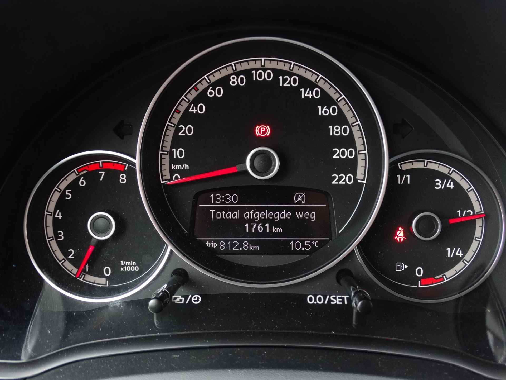 Volkswagen up! 1.0 | 15" lichtmetaal | Stoelverwarming | Climate Control | Cruise Control | - 13/24