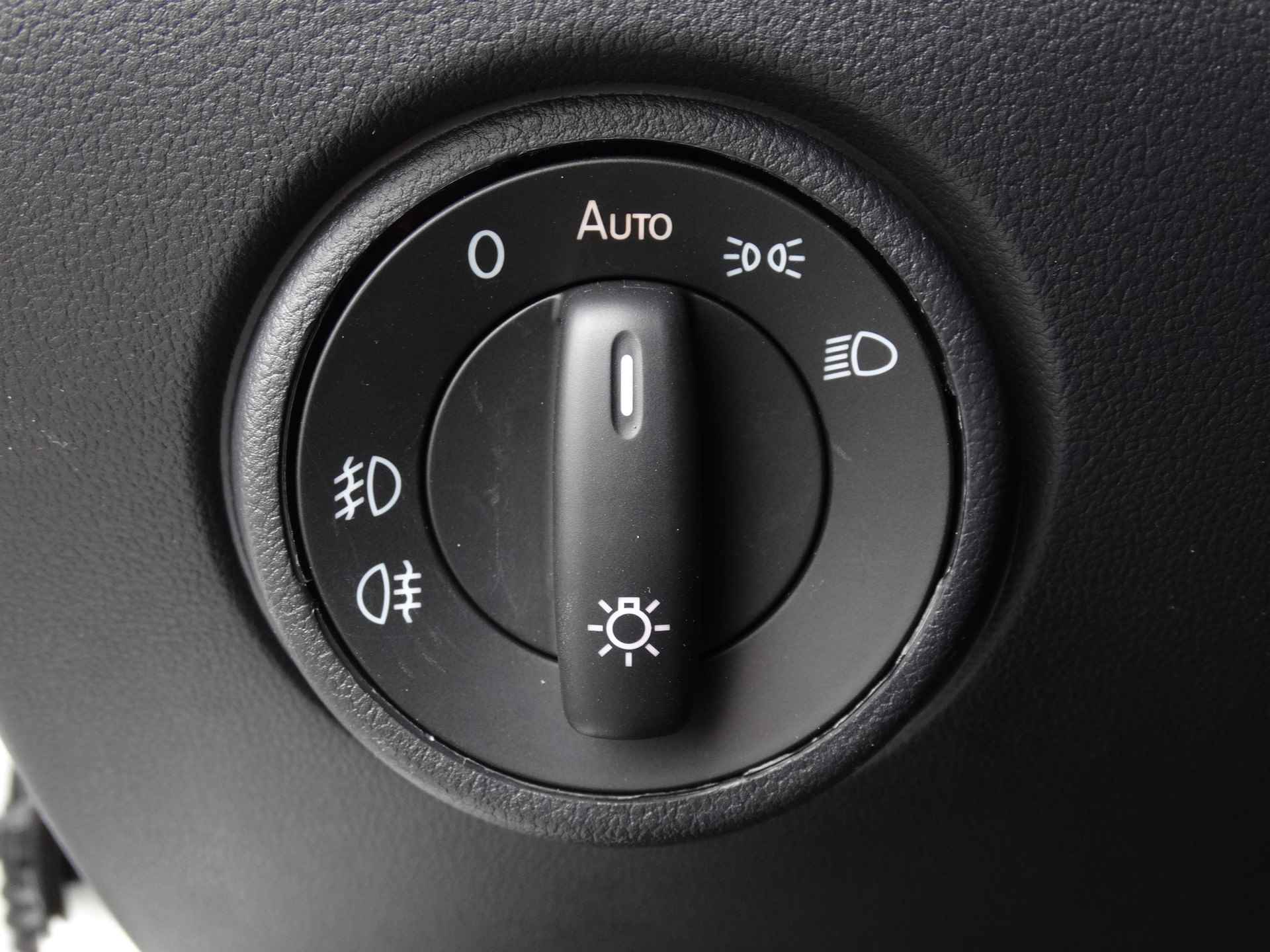 Volkswagen up! 1.0 | 15" lichtmetaal | Stoelverwarming | Climate Control | Cruise Control | - 19/24