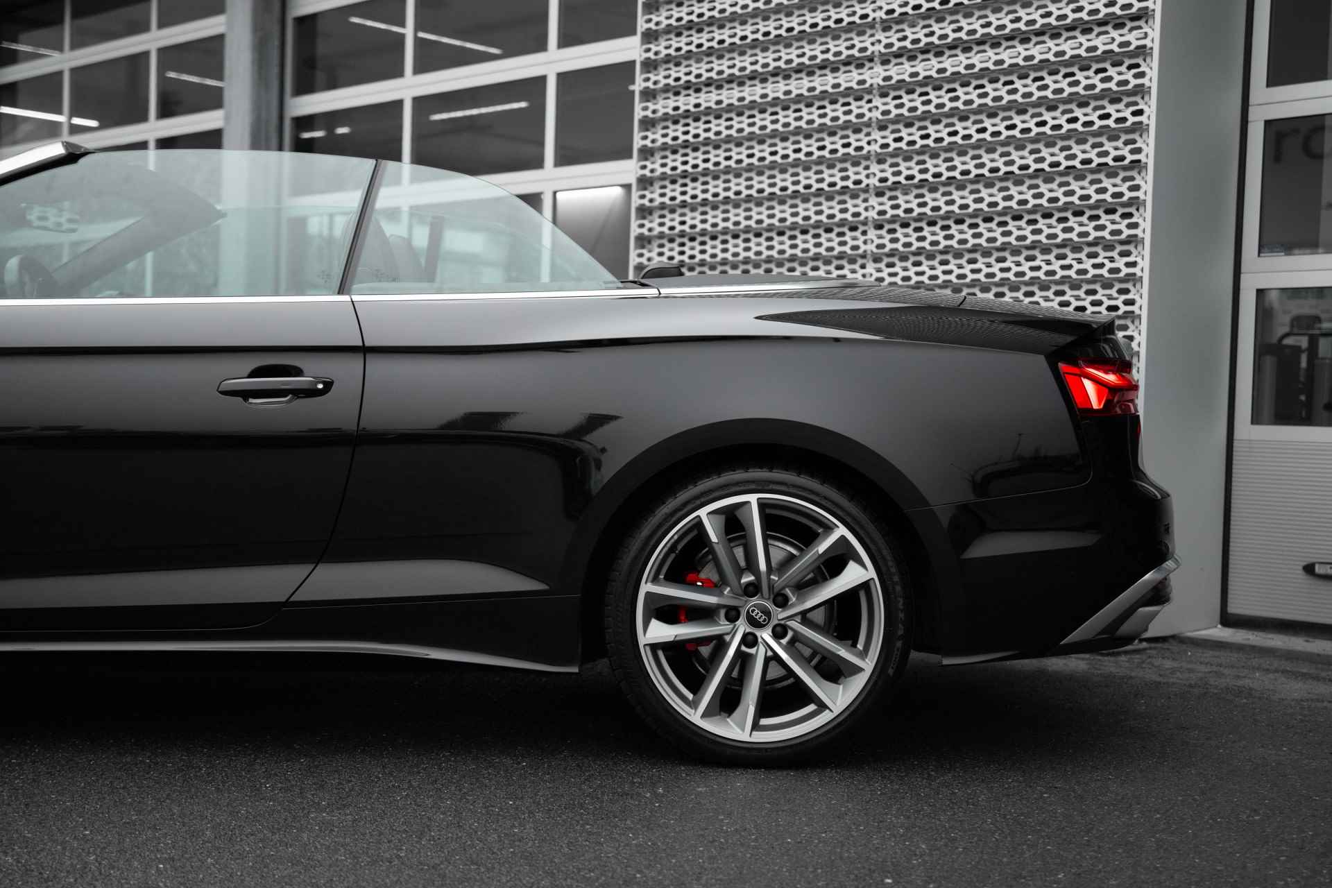 Audi A5 Cabriolet 40 TFSI 204pk S edition | Parking | Rijden | Bang & Olufsen | Leder | Stoelen Elektrisch | 19" Velgen | - 22/56