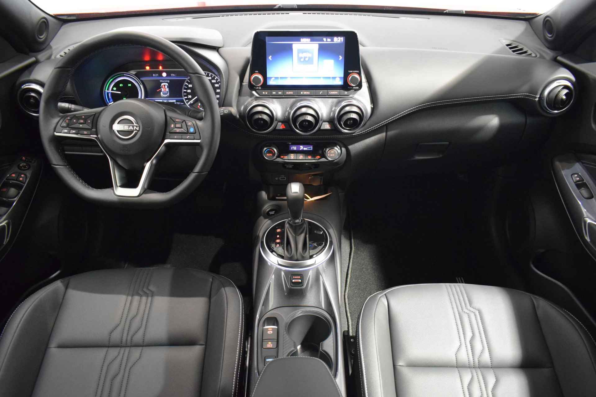 Nissan Juke 1.6 Hybrid Tekna | 360 Camera | Parkeersensoren Voor/Achter | Dode hoek detectie | Adaptive cruise control | Traffic sign recognition | Keyless entry | Apple Carplay / Android auto | - 32/57