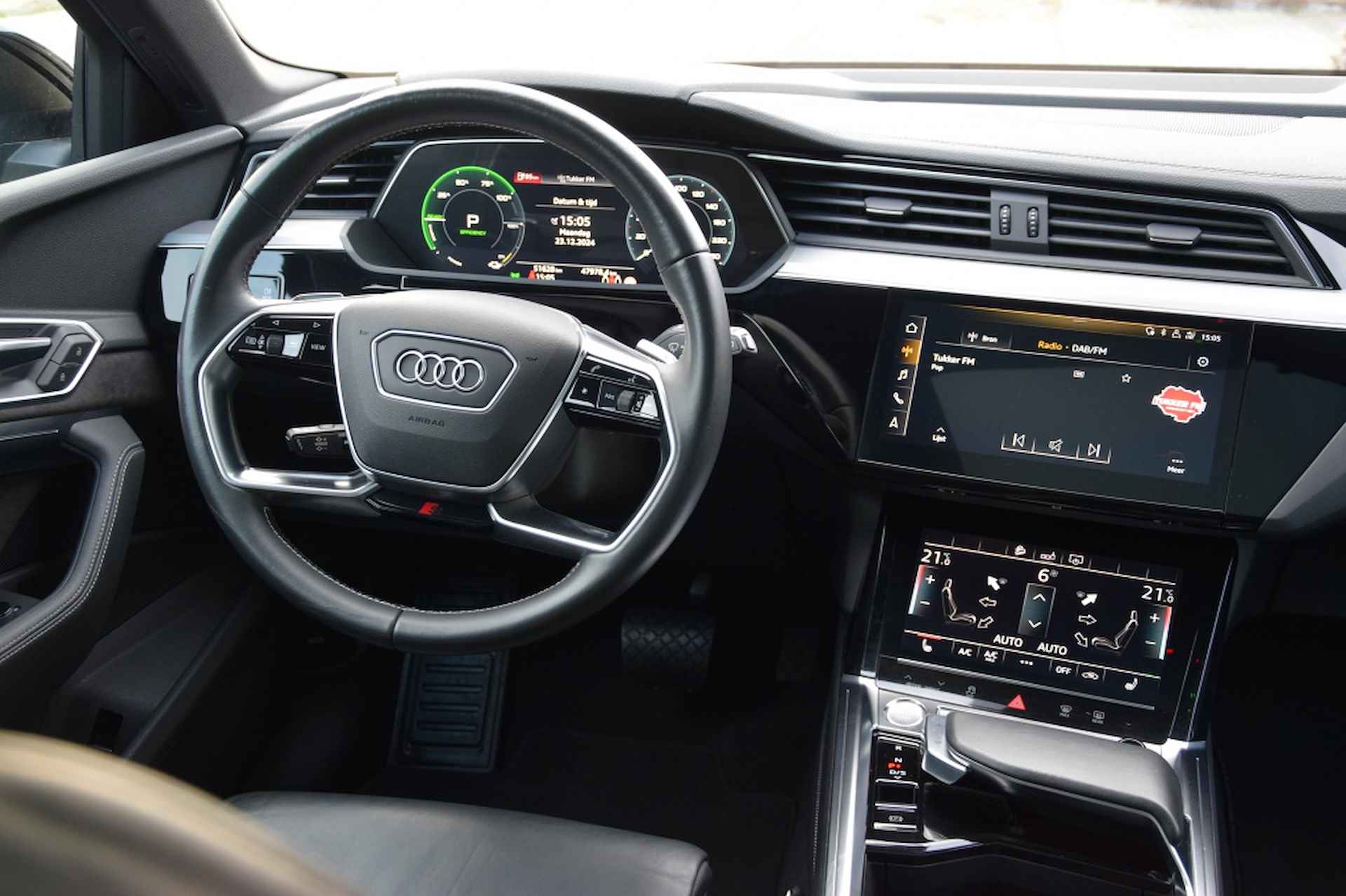 Audi e-tron 55 quattro advanced 95 kWh B&O | Pano | Camera | Leder | - 12/26