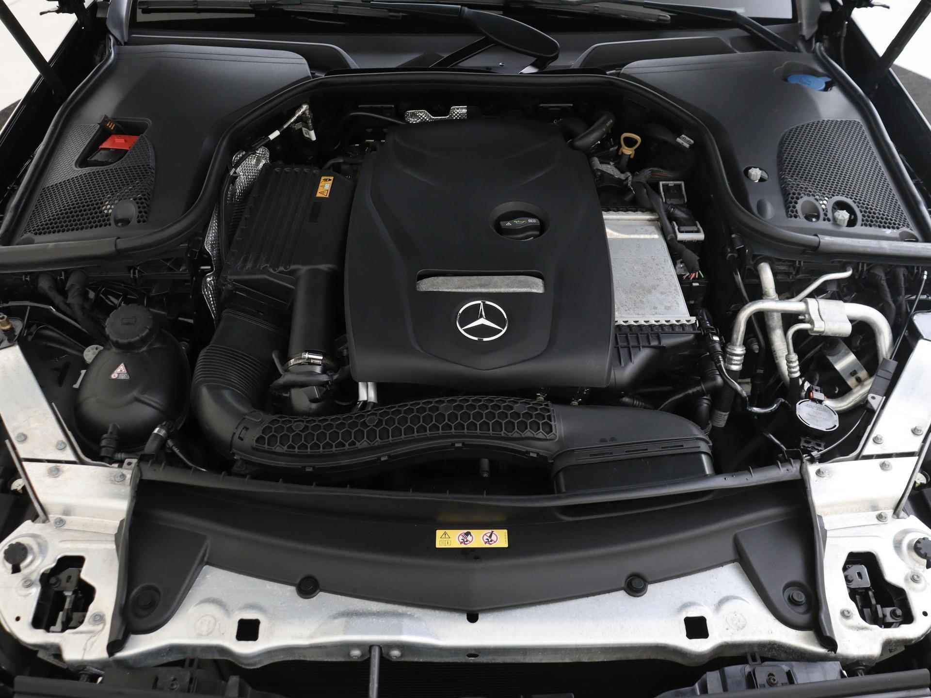 Mercedes-Benz E-klasse Coupé 200 Business AMG-Line / Stoelverwarming / Achteruitrijcamera / Bruin-Leder / - 3/30