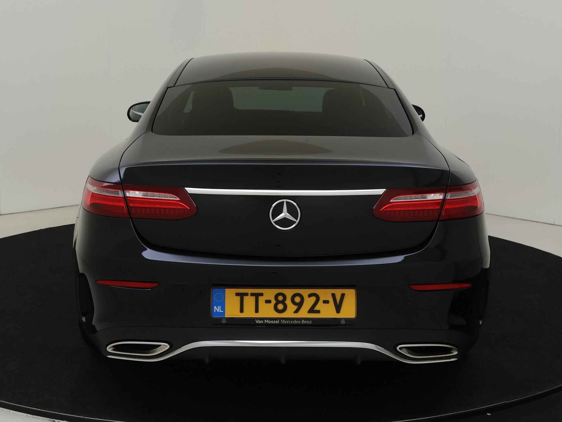 Mercedes-Benz E-klasse Coupé 200 Business AMG-Line / Stoelverwarming / Achteruitrijcamera / Bruin-Leder / - 8/30