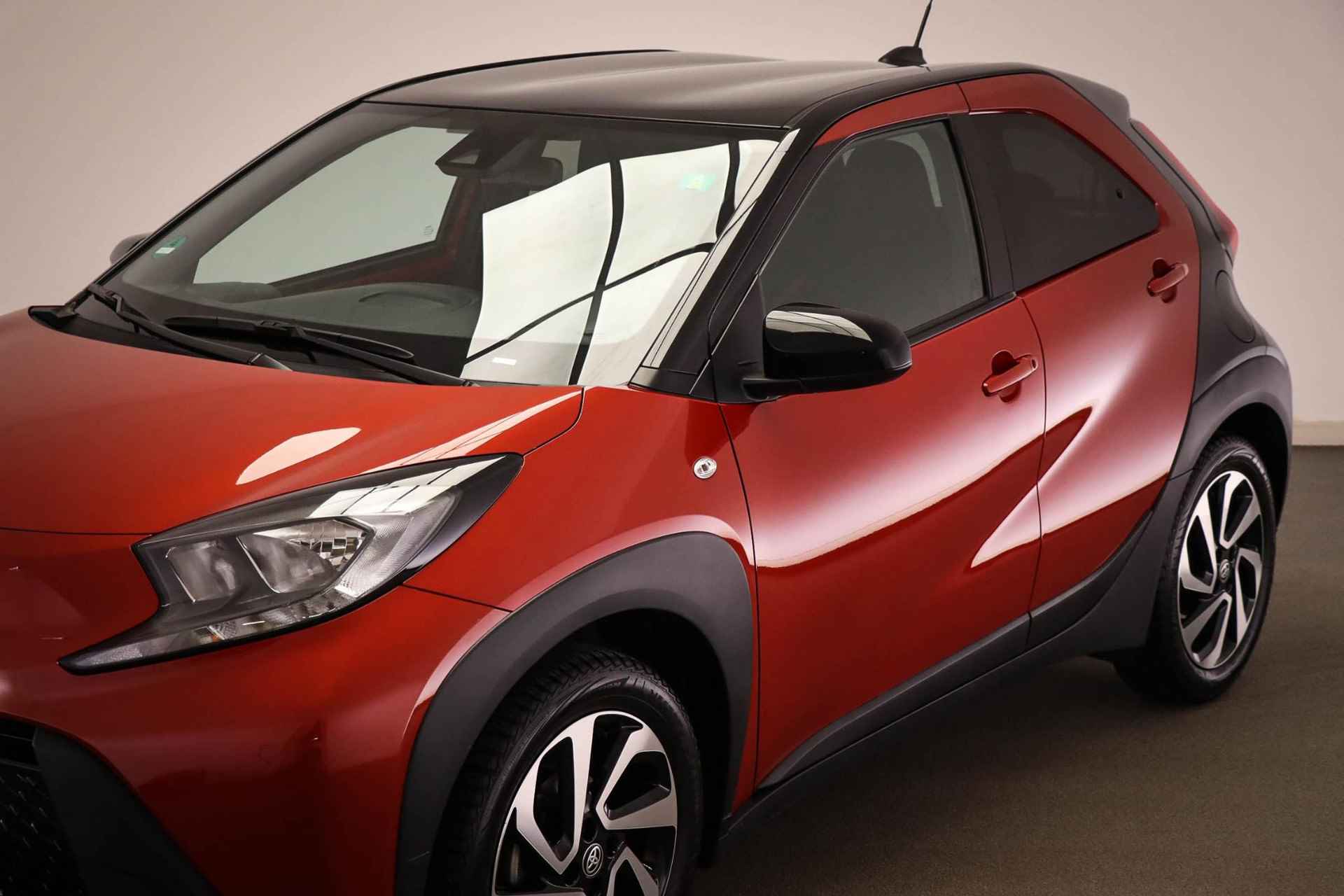 Toyota Aygo X 1.0 VVT-i MT Pulse | STOELVERWARMING | DAB | APPLE | CAMERA - 16/48