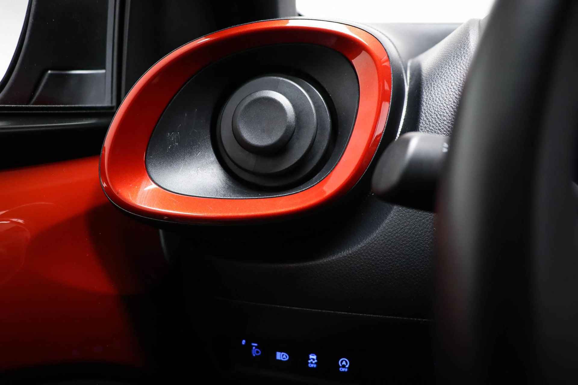 Toyota Aygo X 1.0 VVT-i MT Pulse | STOELVERWARMING | DAB | APPLE | CAMERA - 29/48