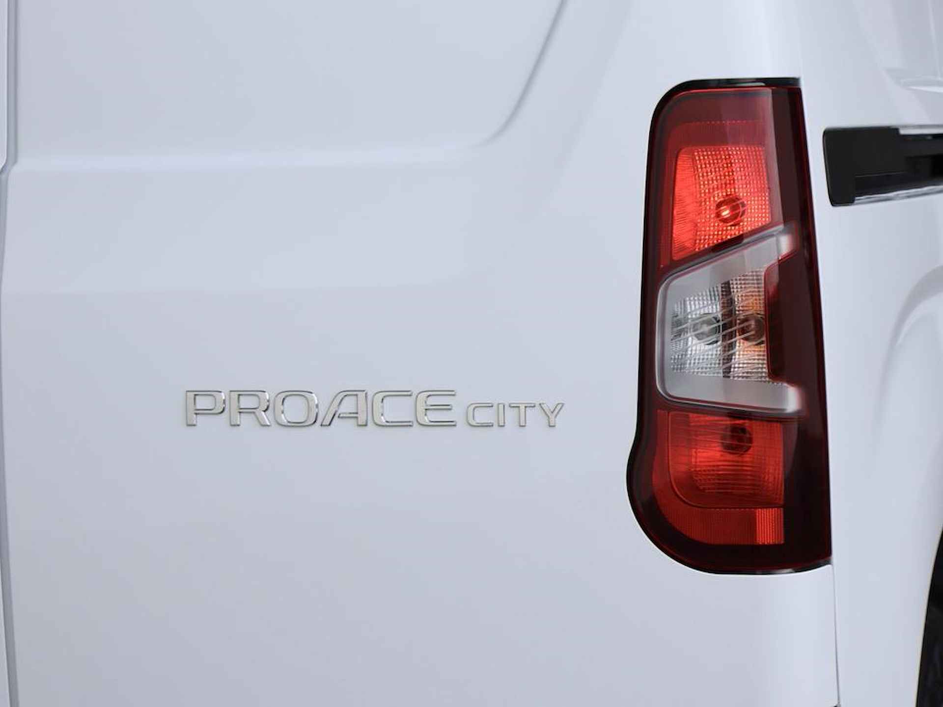 Toyota PROACE CITY 1.5 D-4D Cool Comfort | 3 Per | Cruise Control | DAB | - 20/25