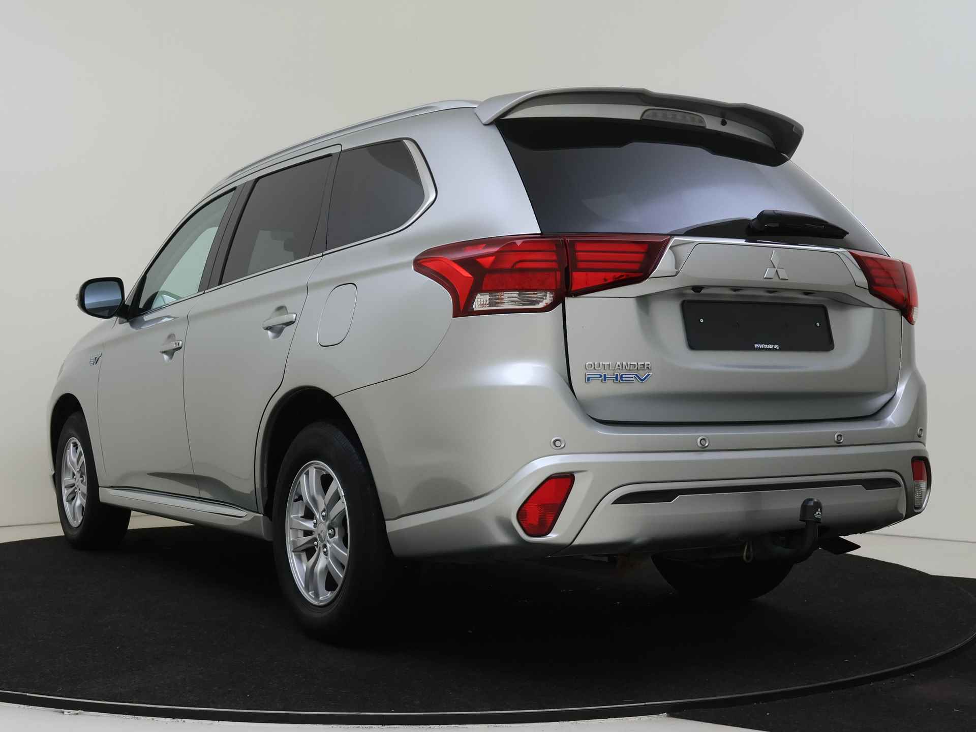 Mitsubishi Outlander 2.4 PHEV Pure 225 pk Automaat | Climate Control | Trekhaak | Navigatie by App - 5/36