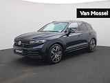 Volkswagen Touareg 3.0 TSi eHybrid 4MOTION R 462 PK | R-line | Automaat | Navigatie | Camera | Panoramadak | Adaptive Cruise Control | Trekhaak | Climate Control | Stoelverwarming | Parkeersensoren | Lichtmetalen velgen | Privacy glass |