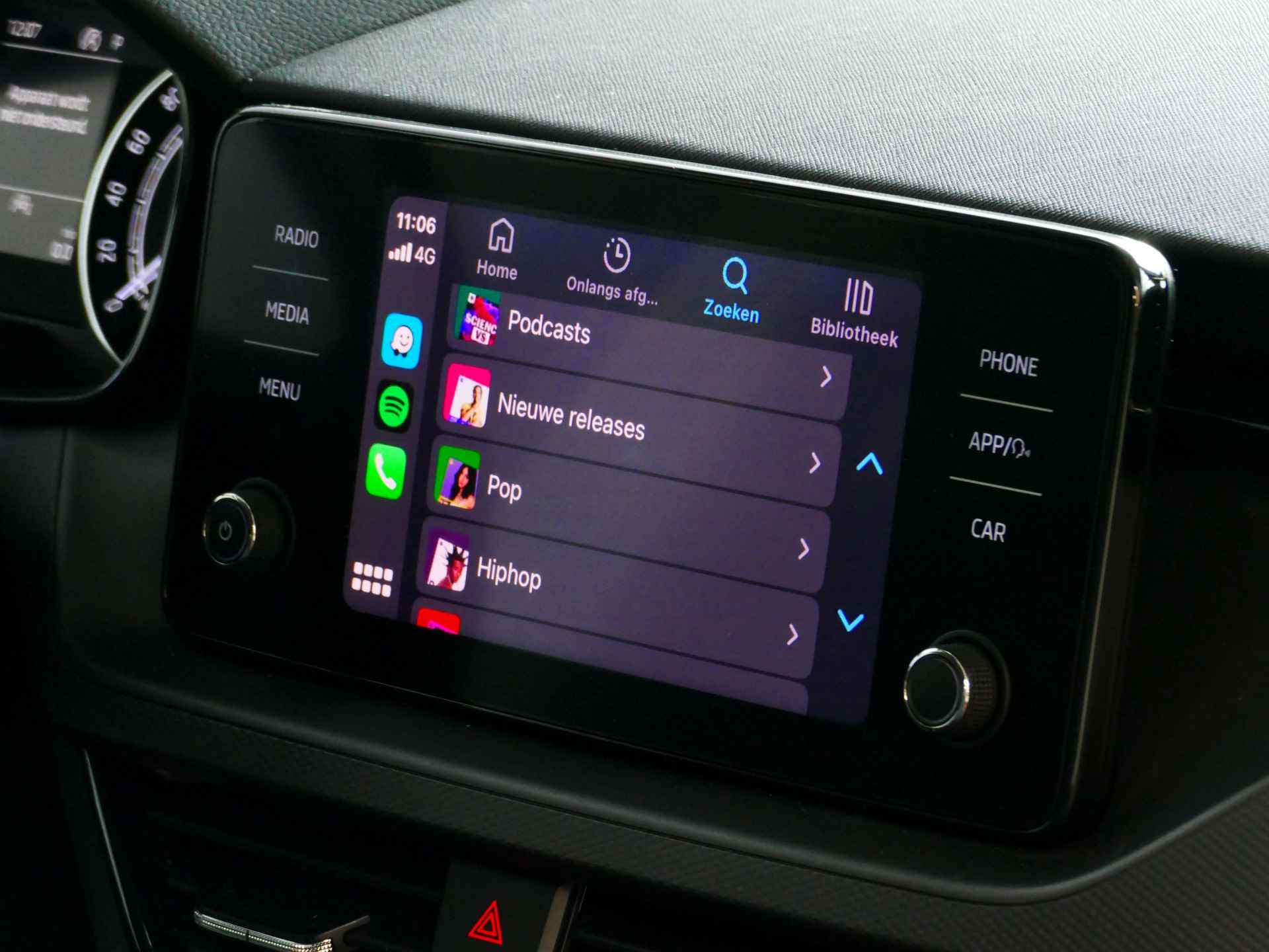 Škoda Kamiq 1.5 TSI 150PK BLACKLINE ECC CARPLAY NAVI STOELVERW PDC LMV 05/2023 - 33/71