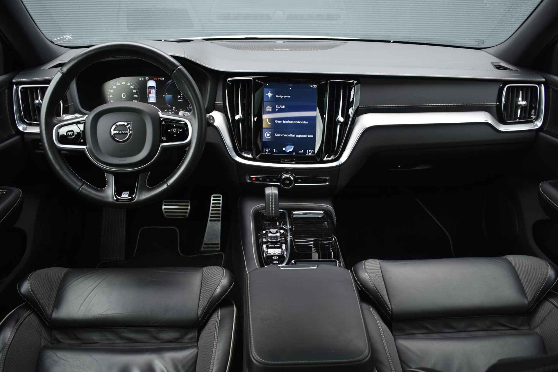 Volvo V60 2.0 T6 Twin Engine AWD R-Design | 340PK | BTW | Harman Kardon | Head-up display | Panorama-dak | Trekhaak uitklapbaar - 17/54