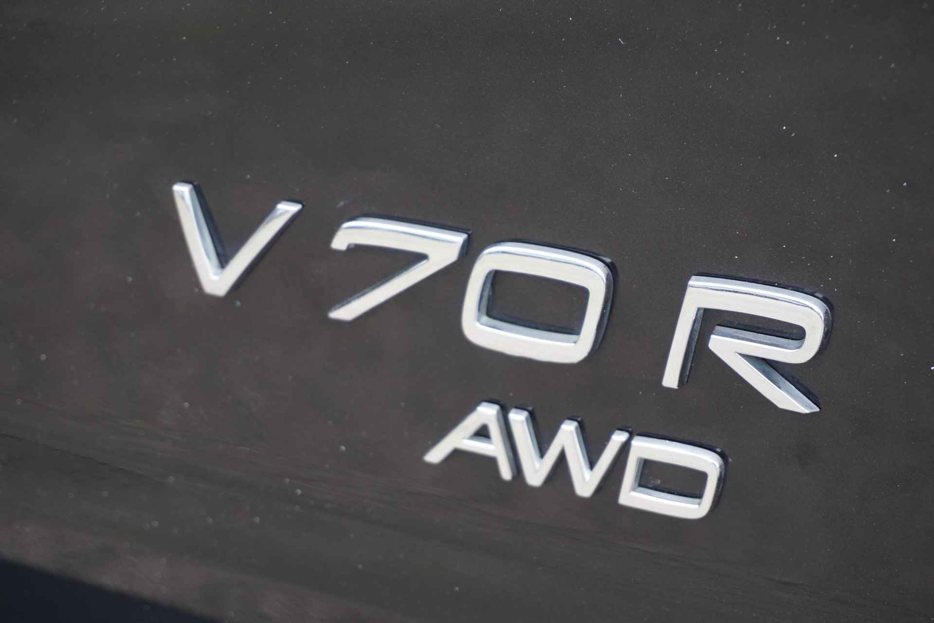 Volvo V70 2.5 R AWD 300pk | 7 persoons | Youngtimer | Sport leder | Trekhaak | verwarmde voorstoelen | Schuif/kantel dak | elektrisch verstelbare voorstoelen | Xenon koplampen | - 15/25