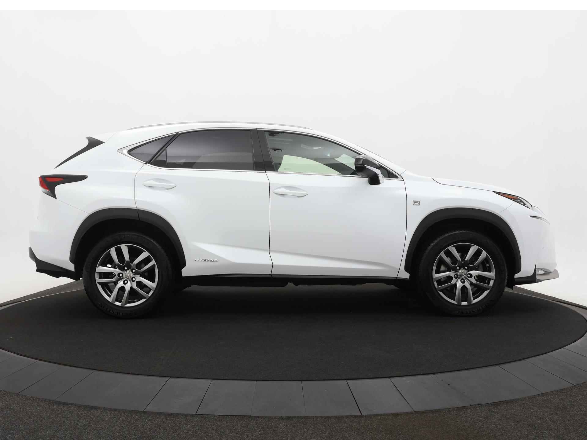 Lexus NX 300h AWD F Sport Line | Afneembare Trekhaak | Dealeronderhouden | Schuif-/kanteldak - 8/25