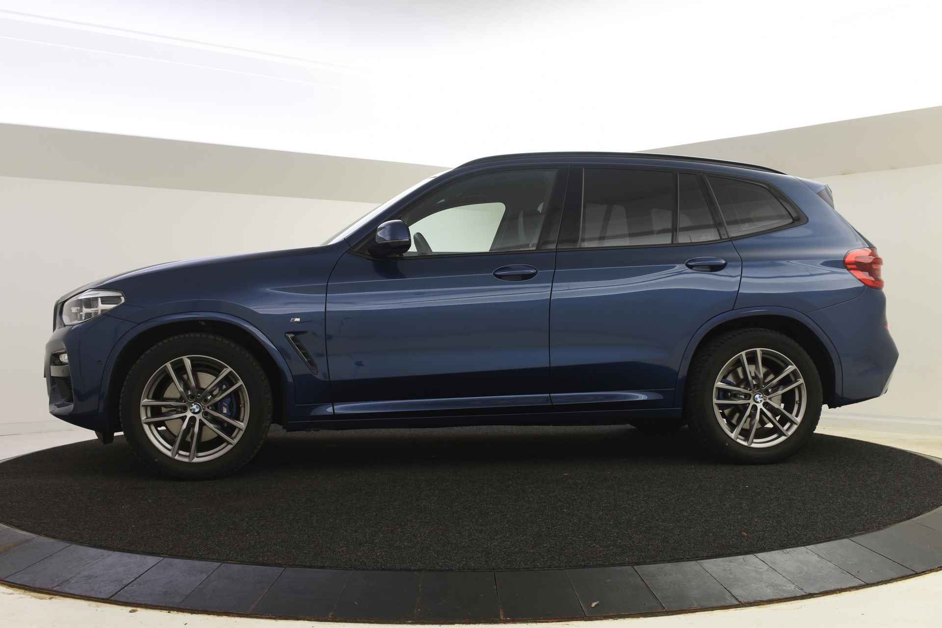 BMW X3 xDrive30i High Executive M Sport Automaat / Panoramadak / Trekhaak / Sportstoelen / Adaptieve LED / Head-Up / Comfort Access / Navigatie Professional / Parking Assistant - 4/40