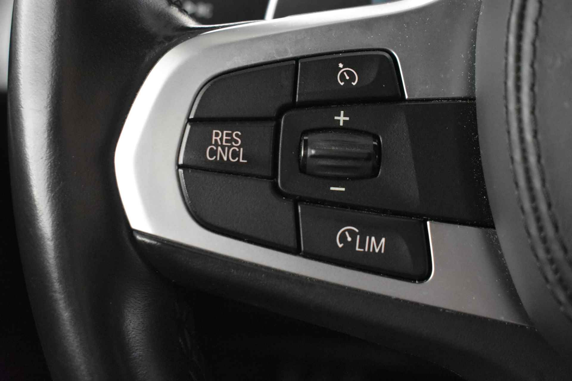 BMW X3 xDrive30i High Executive M Sport Automaat / Panoramadak / Trekhaak / Sportstoelen / Adaptieve LED / Head-Up / Comfort Access / Navigatie Professional / Parking Assistant - 15/40