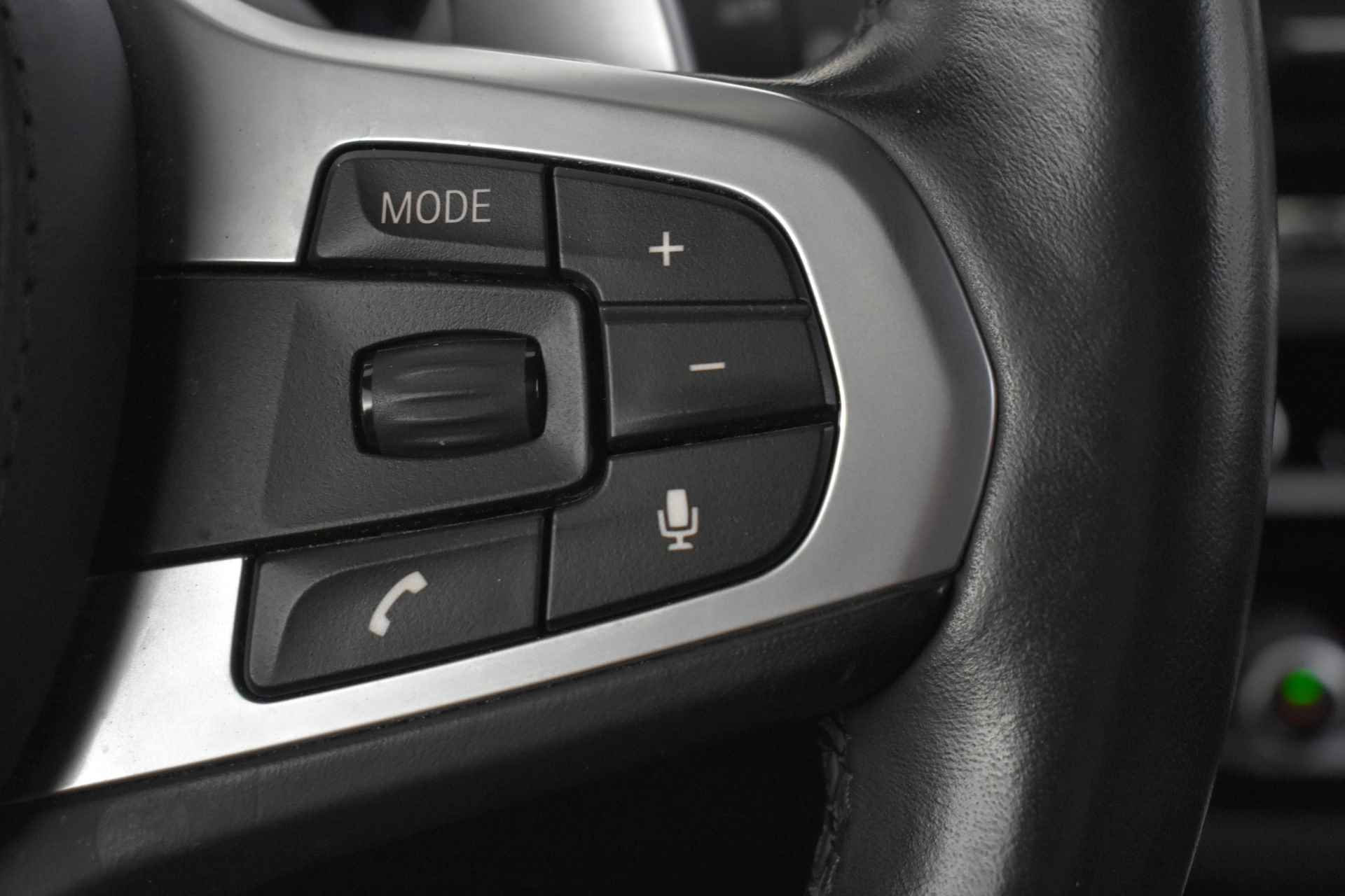 BMW X3 xDrive30i High Executive M Sport Automaat / Panoramadak / Trekhaak / Sportstoelen / Adaptieve LED / Head-Up / Comfort Access / Navigatie Professional / Parking Assistant - 17/40