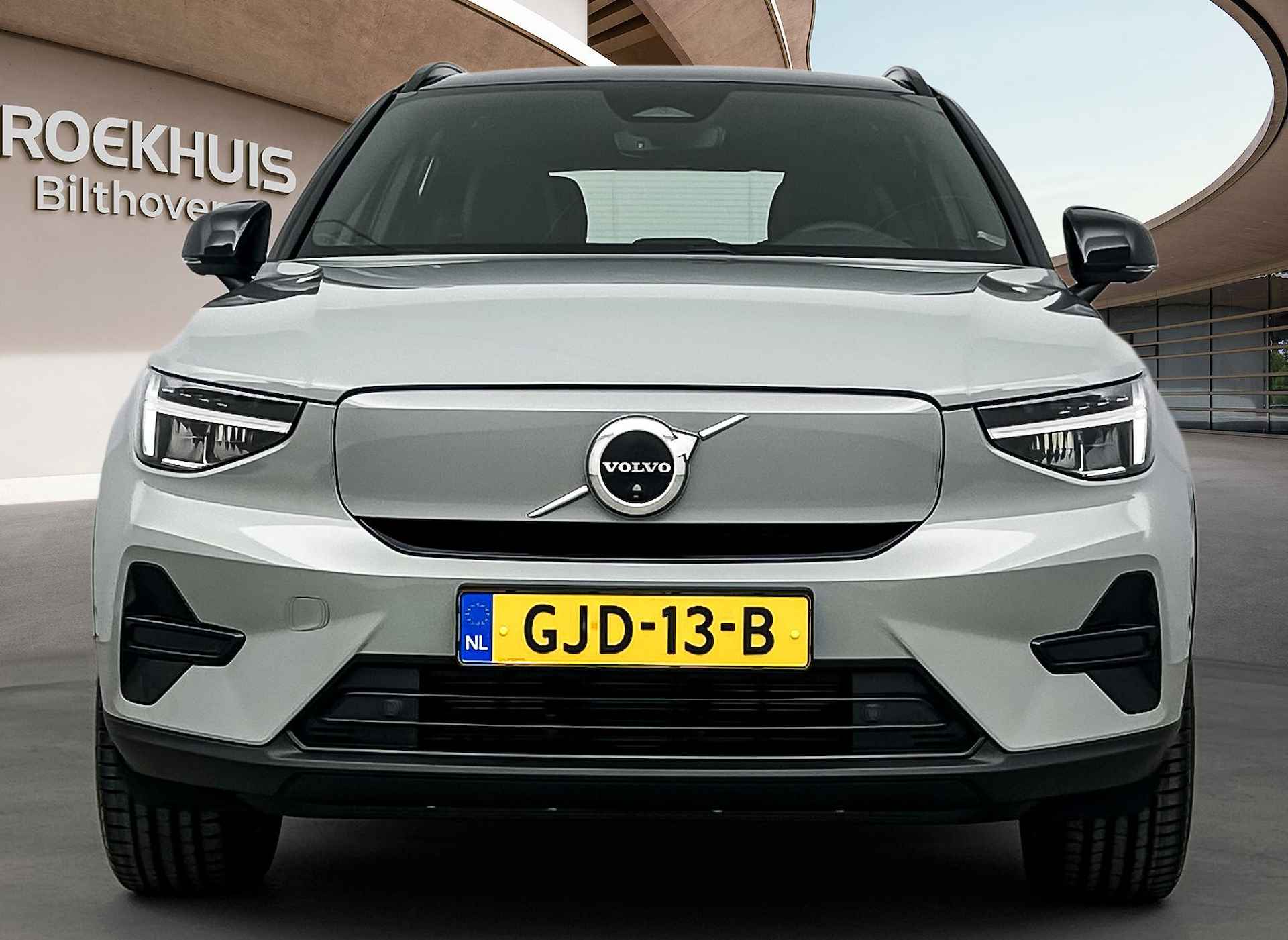 Volvo EX40 Extended Range Plus 82 kWh | Power Seats | Premium Audio by Harman Kardon | Climate Pack | Visual Park Assist | Dak in contraste - 7/32