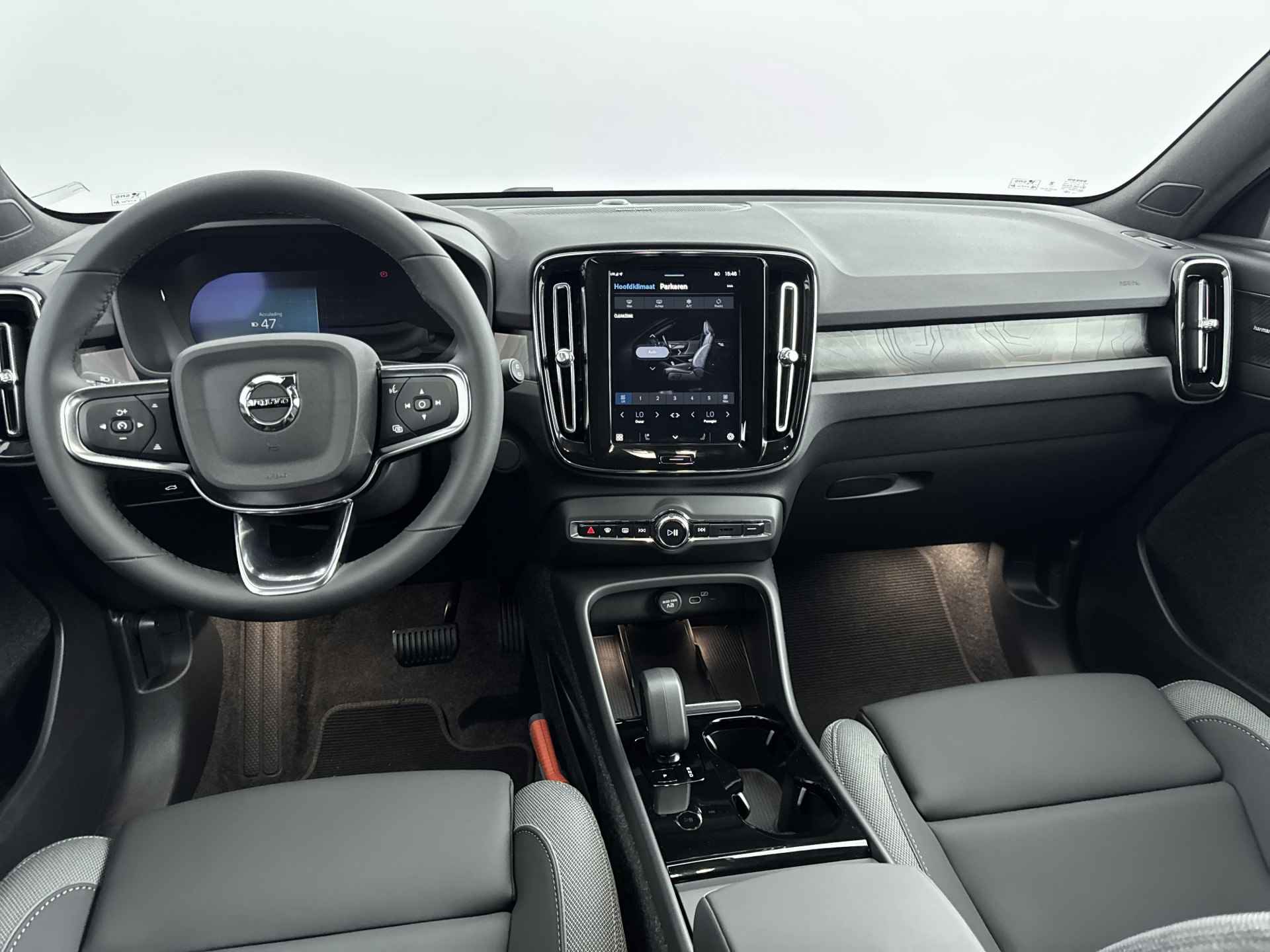 Volvo EX40 Extended Range Plus 82 kWh | Power Seats | Premium Audio by Harman Kardon | Climate Pack | Visual Park Assist | Dak in contraste - 12/32