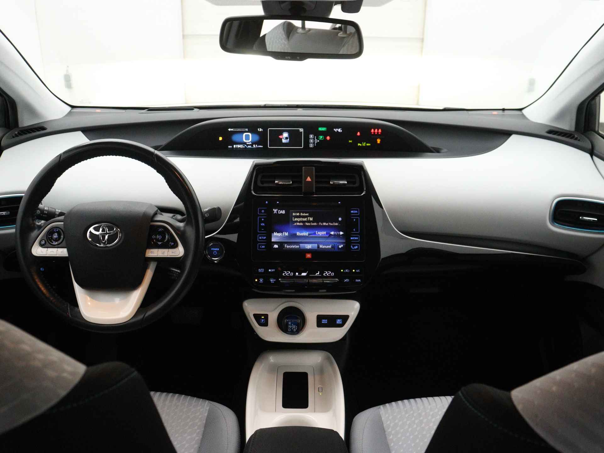 Toyota Prius 1.8 Executive Limited | JBL | Trekhaak | Head-up Display | Parkeerhulp | Stoelverwarming | - 4/39