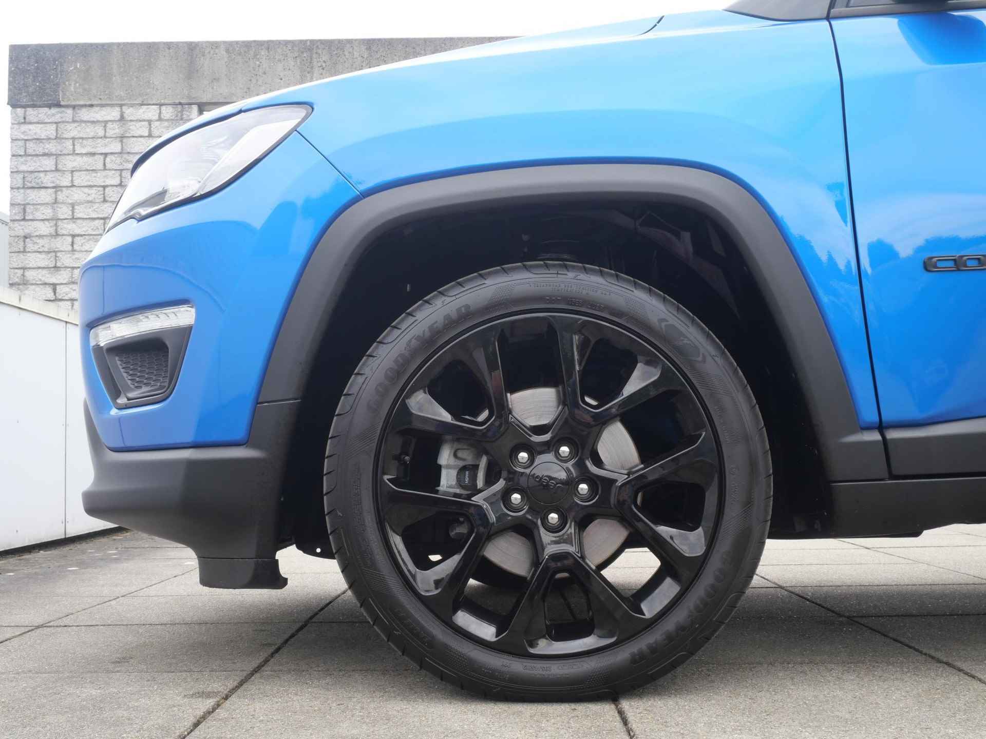 Jeep Compass 1.3T Night Eagle Liberty Edition | Trekhaak | Clima | Navi | Carplay | Camera | PDC | 19" - 25/39