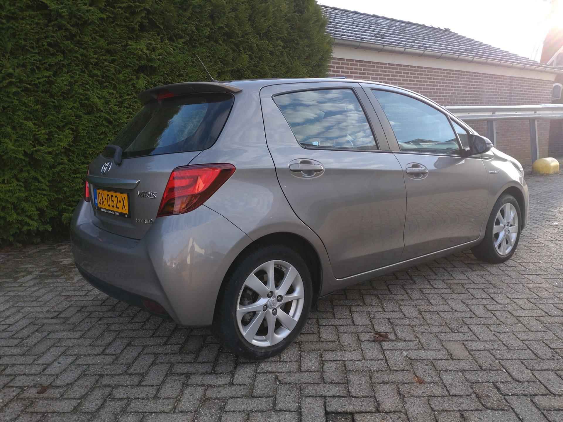 Toyota Yaris 1.5 Hybrid Dynamic - 3/10