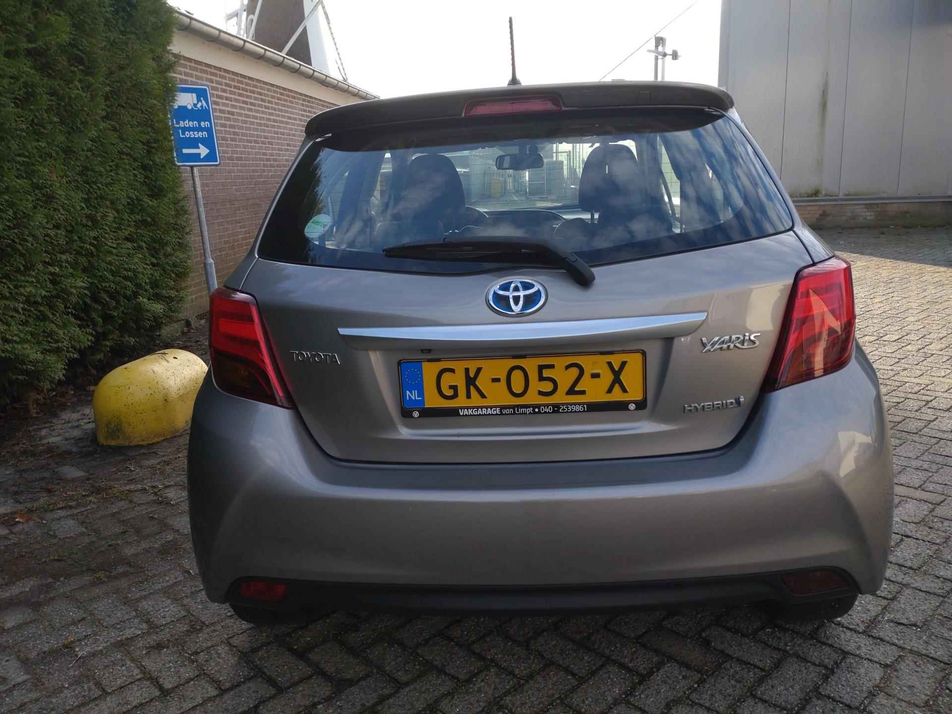 Toyota Yaris 1.5 Hybrid Dynamic - 5/10