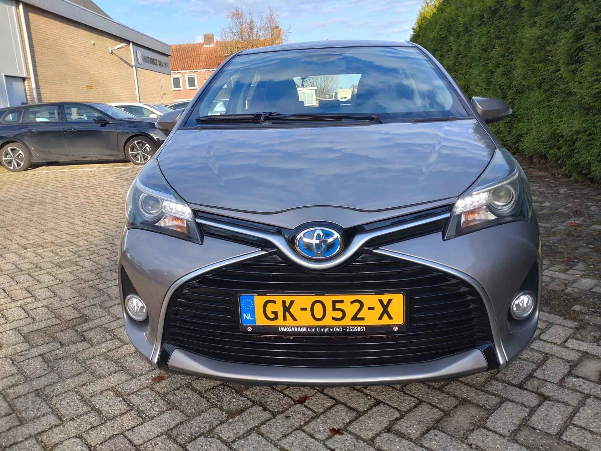 Toyota Yaris 1.5 Hybrid Dynamic - 6/10