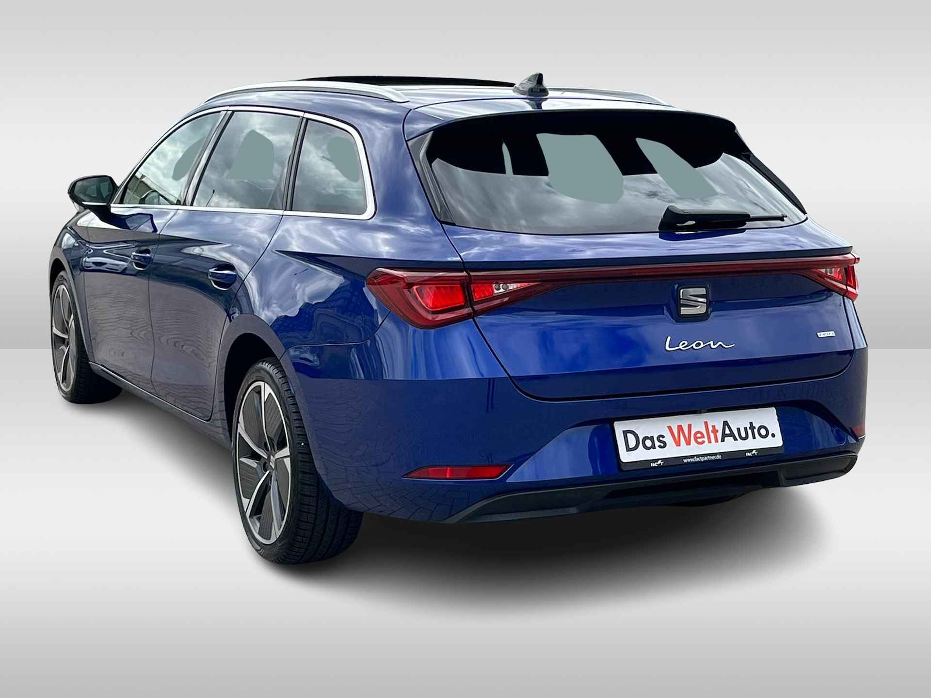 SEAT Leon Sportstourer 1.4 TSI eHybrid PHEV 204PK Xcellence / 18" LMV / Panoramadak / Memeory Seat / Achteruitrijcamera / LED - 7/36