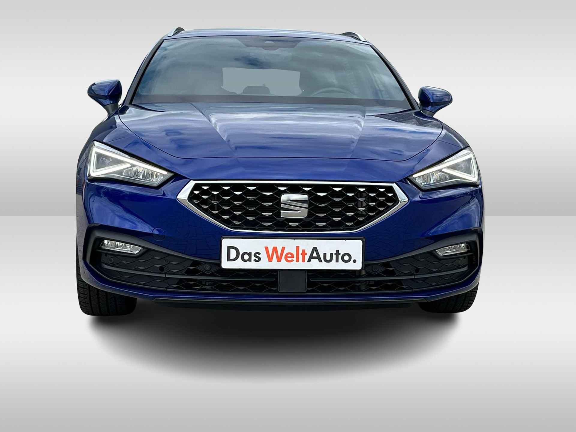 SEAT Leon Sportstourer 1.4 TSI eHybrid PHEV 204PK Xcellence / 18" LMV / Panoramadak / Memeory Seat / Achteruitrijcamera / LED - 12/36