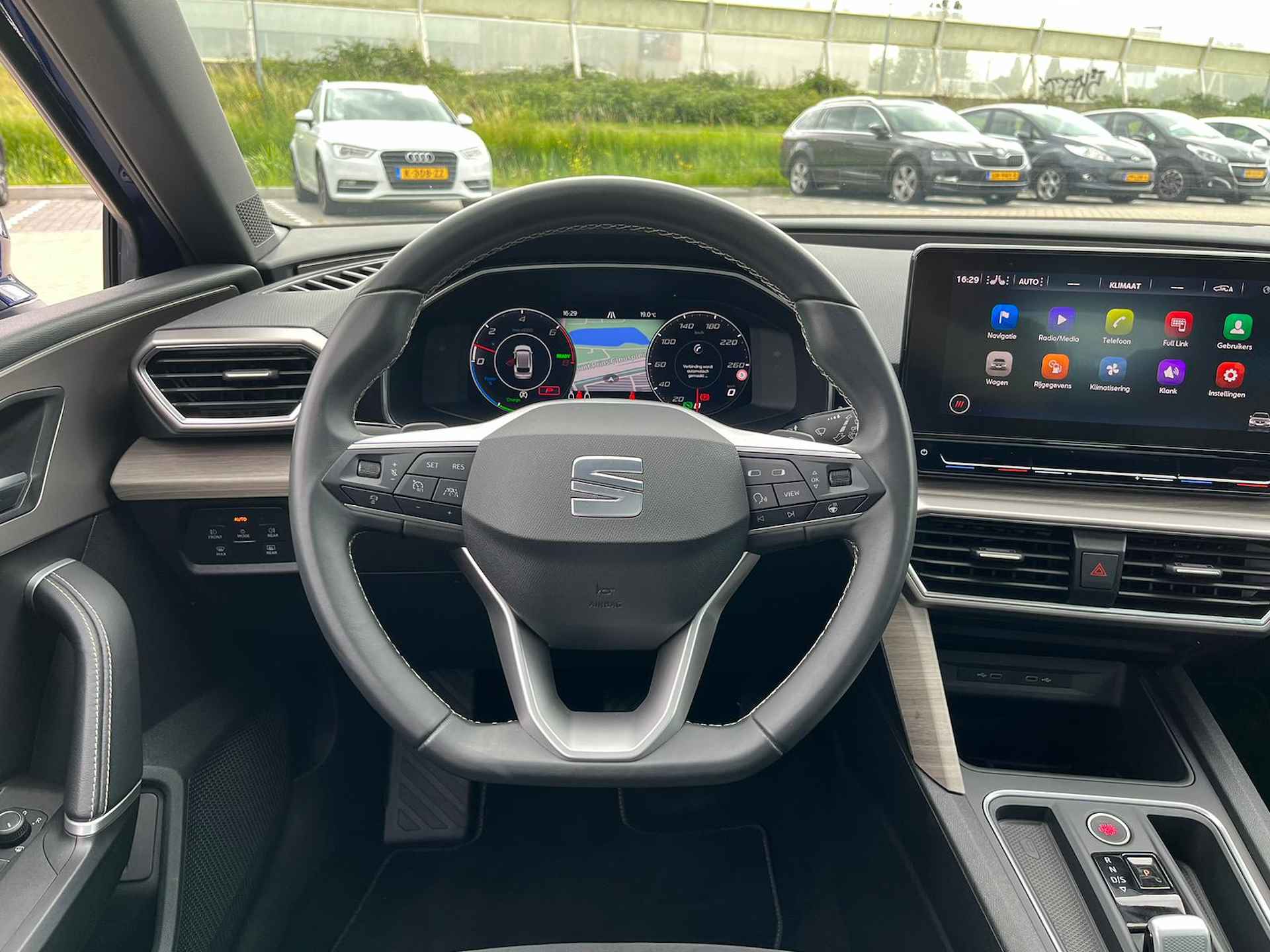 SEAT Leon Sportstourer 1.4 TSI eHybrid PHEV 204PK Xcellence / 18" LMV / Panoramadak / Memeory Seat / Achteruitrijcamera / LED - 17/36