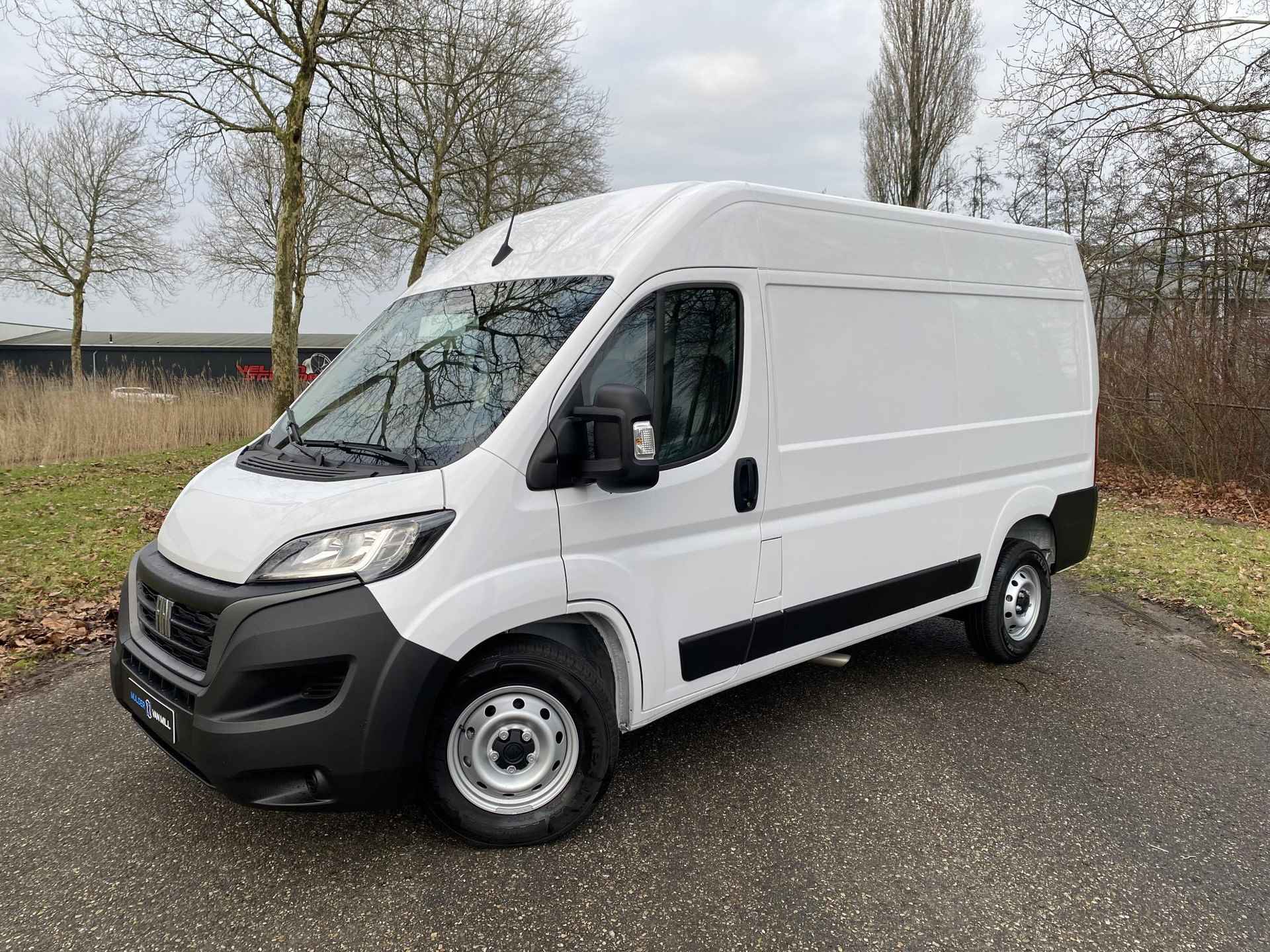 Fiat Ducato GB L2H2 2.2D MultiJet 140pk 3.5T | GEEN BPM | Multimedia | Apple CarPlay / Android Auto | NAVI | Achteruitrijcamera | Parkeersensoren achter | Dode hoek detectie | Inklapbare buitenspiegels | Bestuurdersstoel comfort | Armsteun | Bank voorpassagiers | Airbags - 4/41