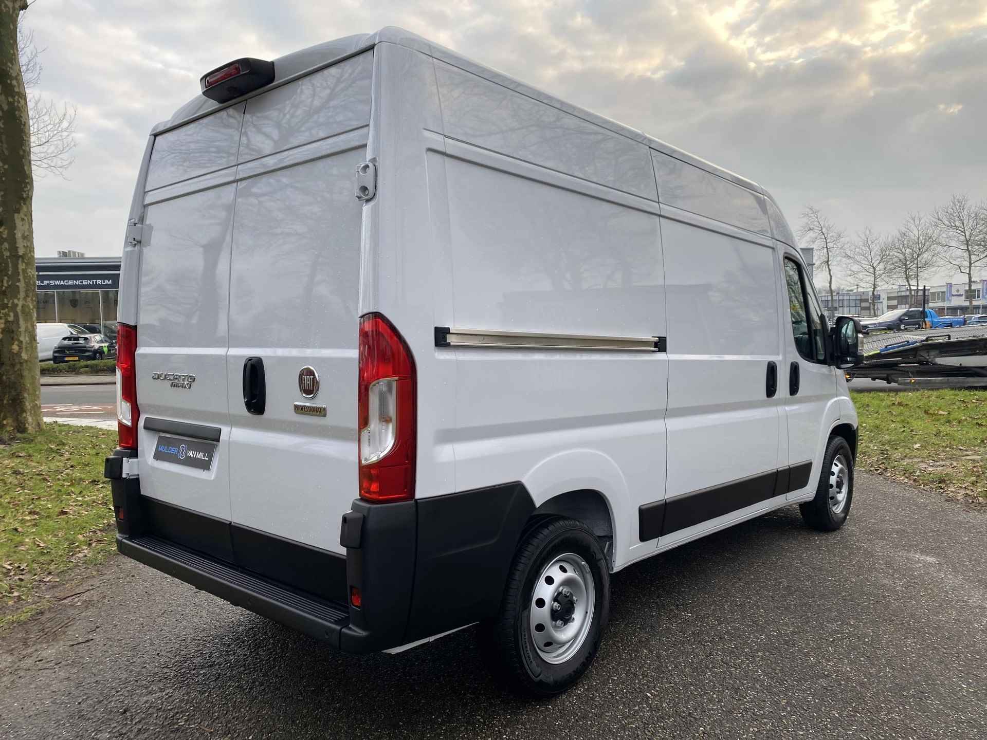 Fiat Ducato GB L2H2 2.2D MultiJet 140pk 3.5T | GEEN BPM | Multimedia | Apple CarPlay / Android Auto | NAVI | Achteruitrijcamera | Parkeersensoren achter | Dode hoek detectie | Inklapbare buitenspiegels | Bestuurdersstoel comfort | Armsteun | Bank voorpassagiers | Airbags - 10/41