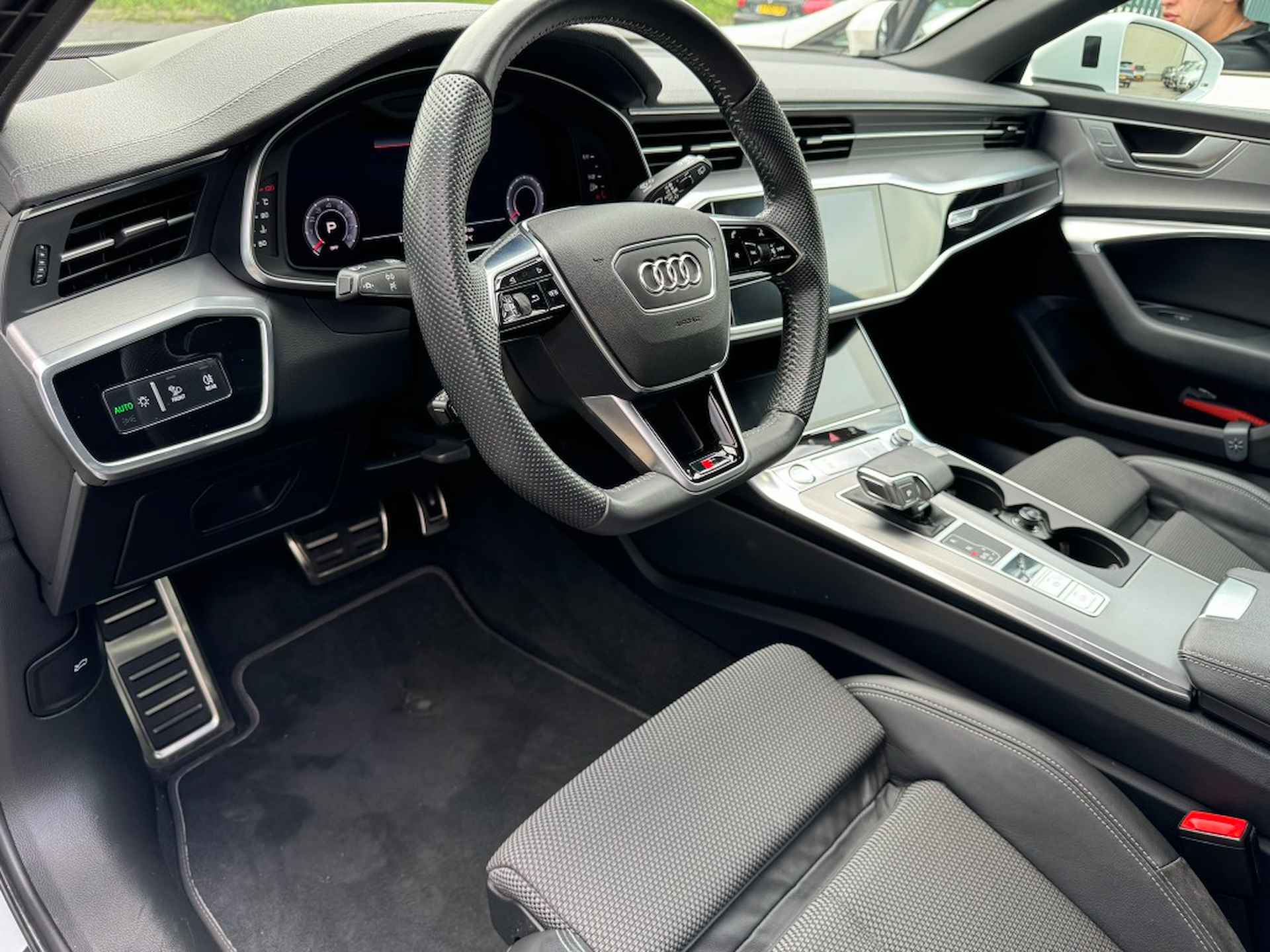 Audi A6 Avant 45 TFSI S-Line Edition - 10/36