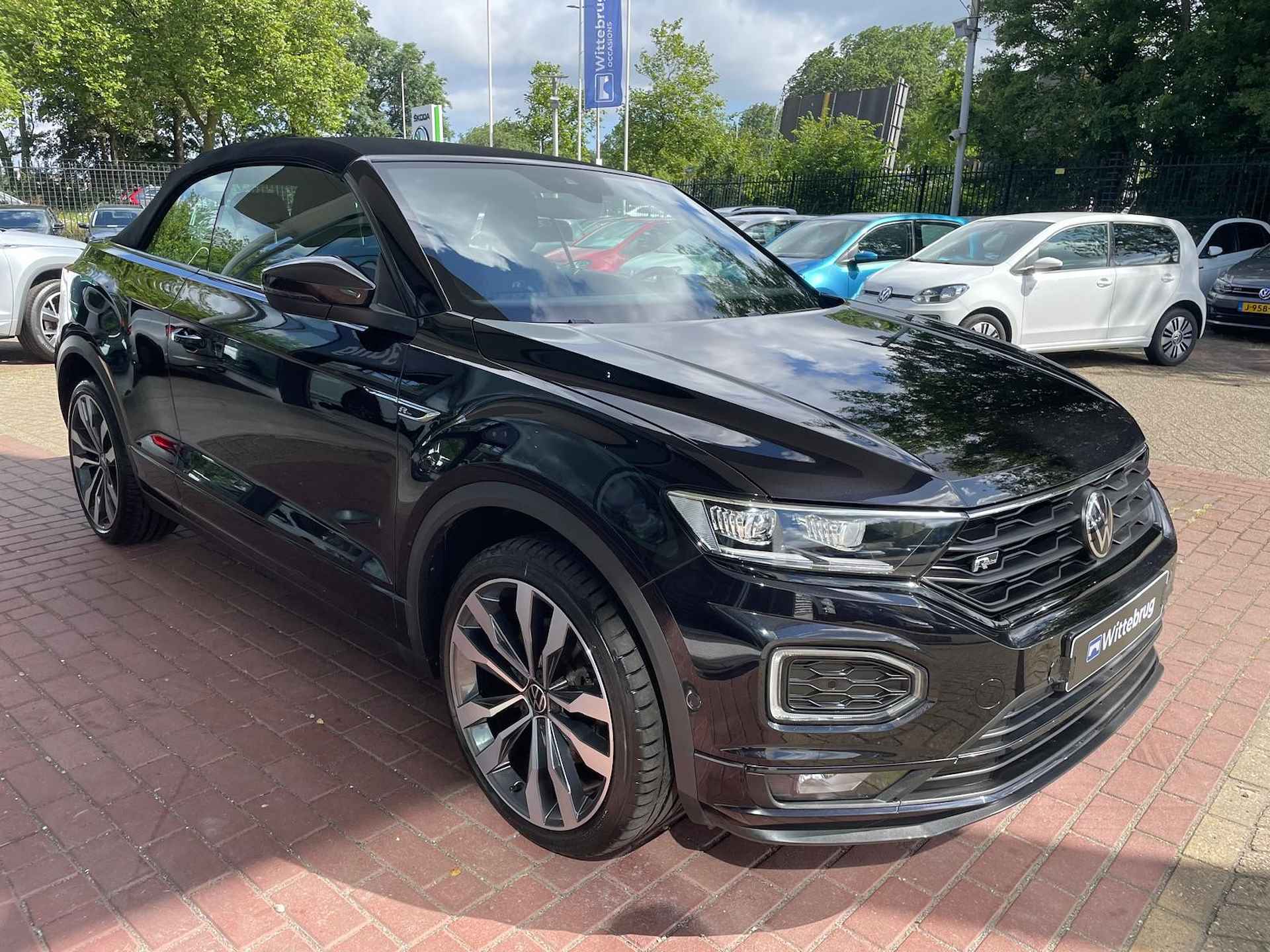 Volkswagen T-Roc Cabrio 1.5 TSI 150pk DSG R-Line Black Style / Digitale Cockpit / Leer / R-Line Interieur & Exterieur / 19" LMV / Trekhaak - 16/21