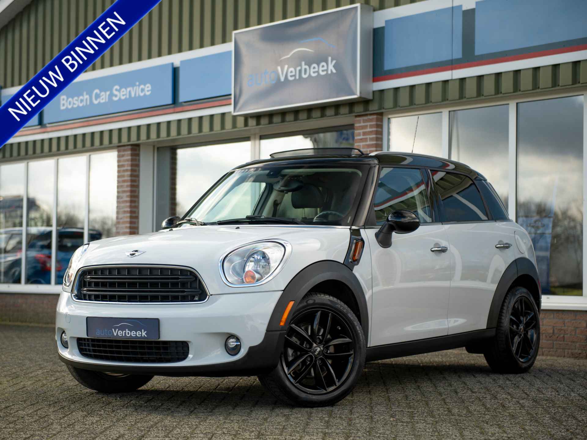 MINI Cooper Countryman 1.6 Aut. Pepper | Pano | Colorline Black | Climate Control | Cruise Control | Stoelverwarming | Trekhaak afneembaar | Leer