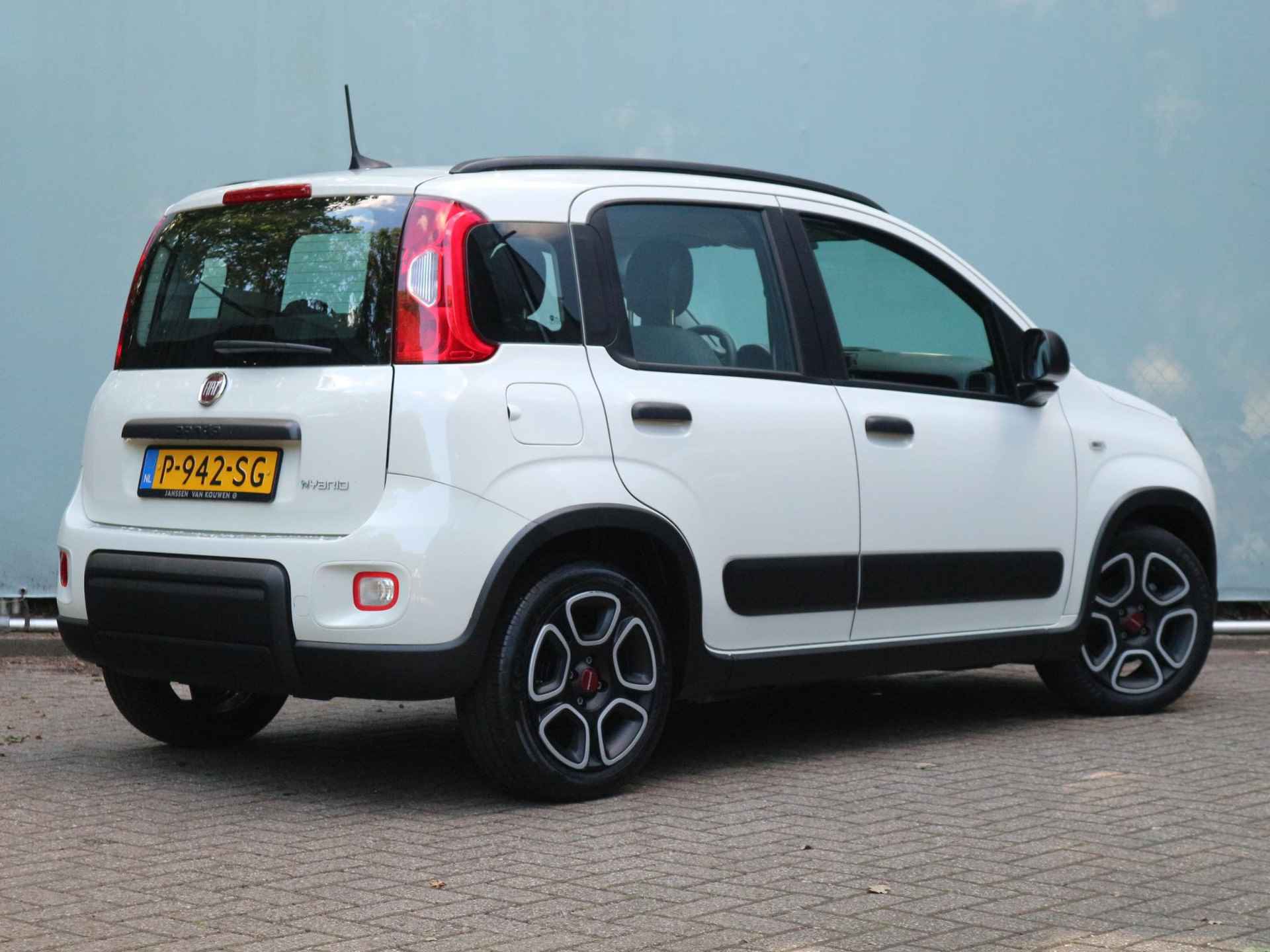 Fiat Panda 1.0 Hybrid City Life 70 pk / Apple CarPlay & Android Auto / Airco - 3/26