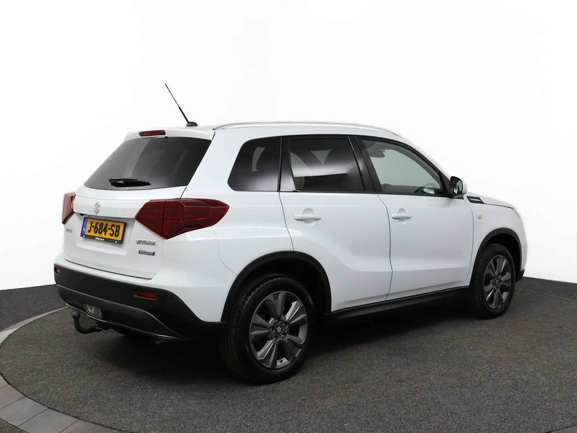 Suzuki Vitara 1.4 Boosterjet Comfort Smart Hybrid | Climate control | Cruise control | Navigatie | Trekhaak | Android auto, Apple carplay | Stoelverwarming | Lichtmetalen velgen | - 2/49