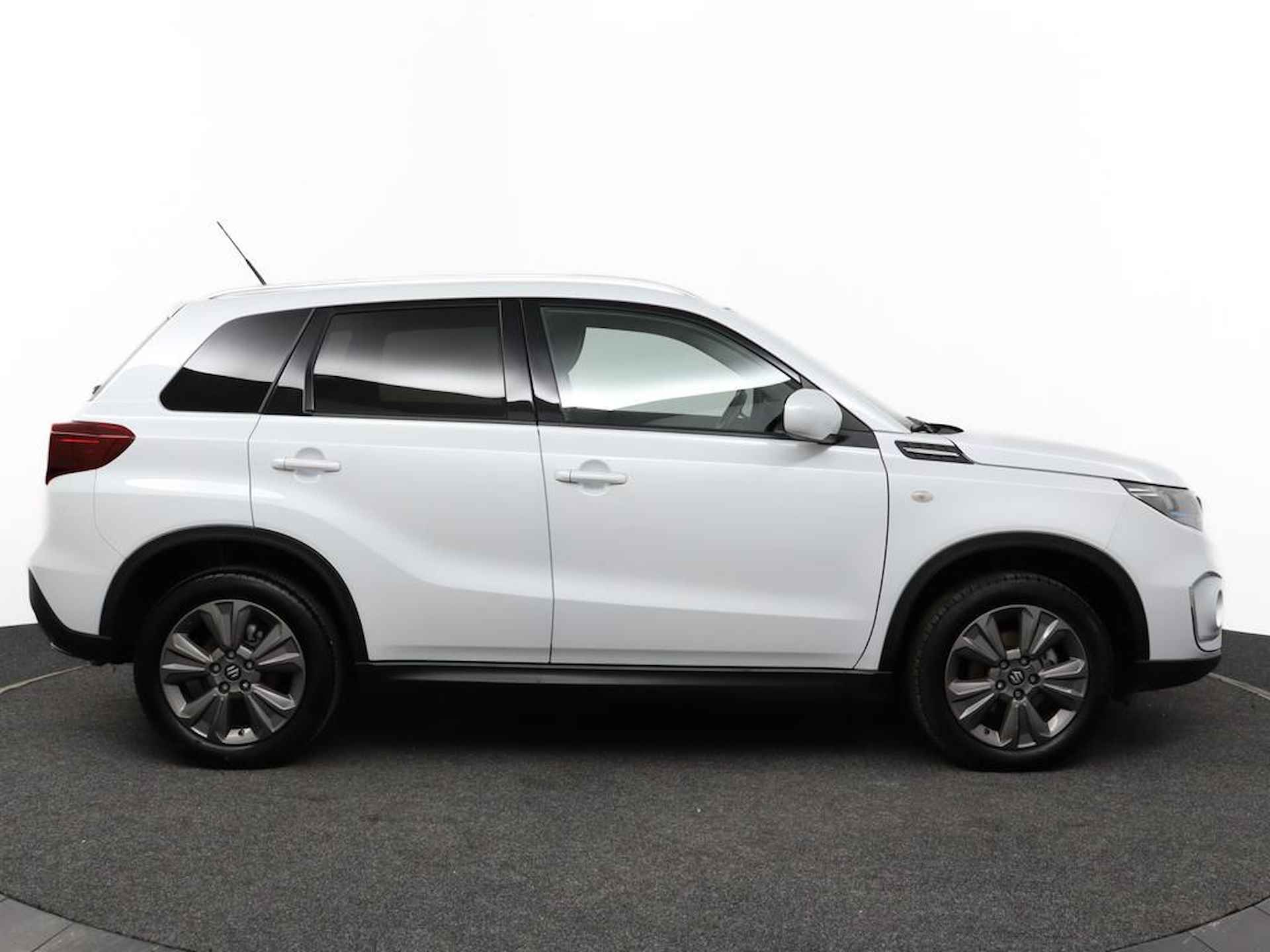 Suzuki Vitara 1.4 Boosterjet Comfort Smart Hybrid | Climate control | Cruise control | Navigatie | Trekhaak | Android auto, Apple carplay | Stoelverwarming | Lichtmetalen velgen | - 13/49